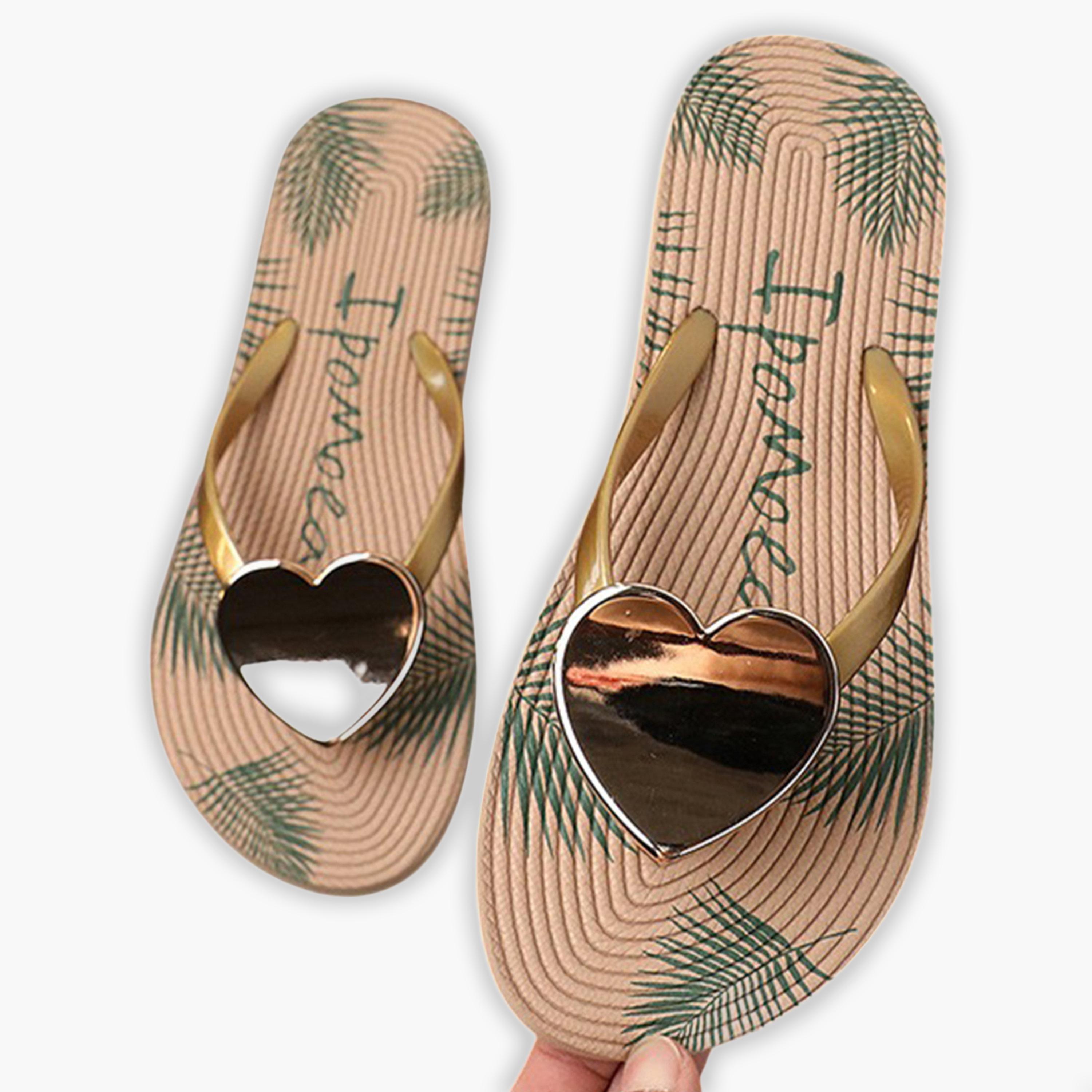 شبشب متعدد الألوان بطبعة جرافيك وتعليقة قلب-women-shoes-flipflopsandslides-image-3