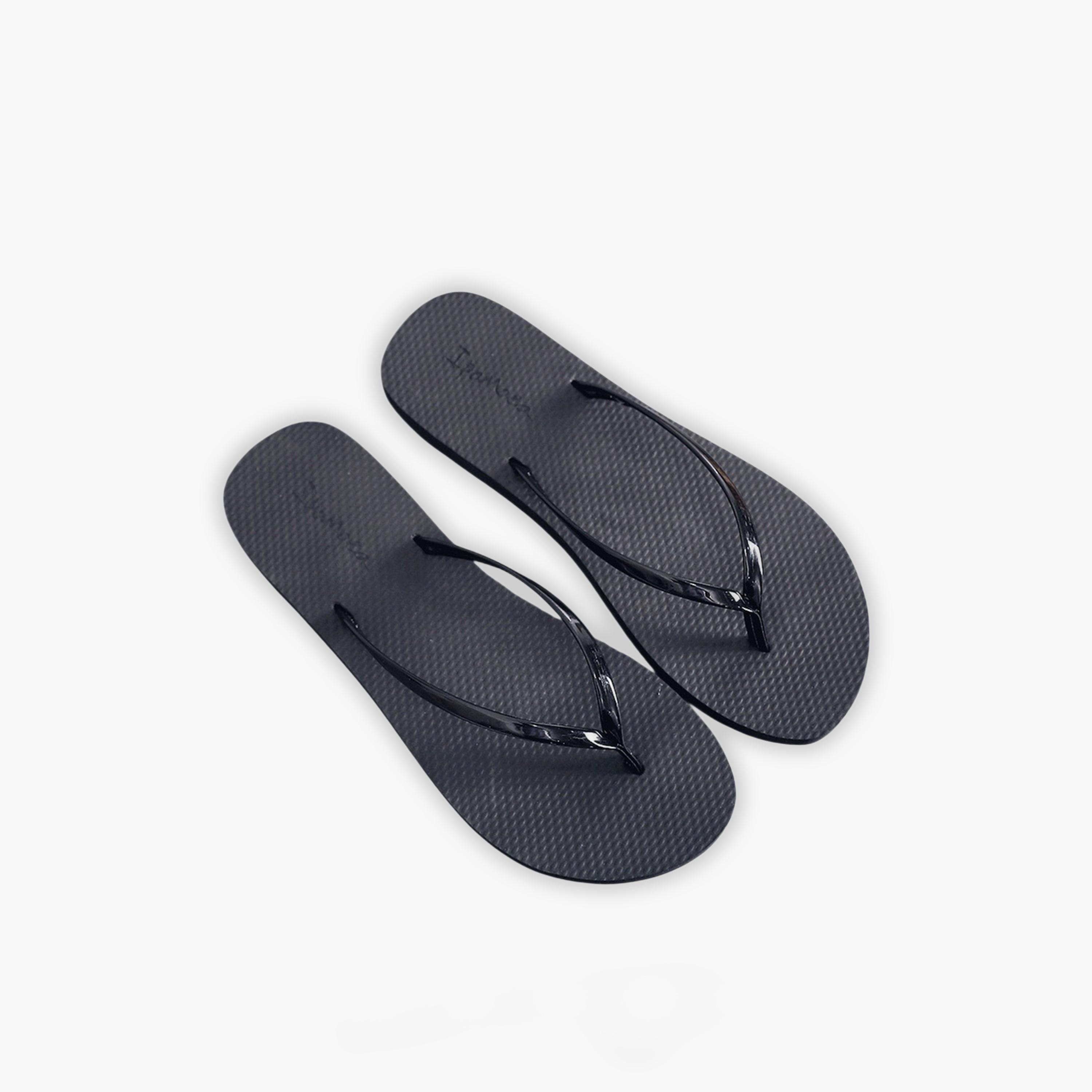 شبشب سادة أسود-women-shoes-flipflopsandslides-image-1