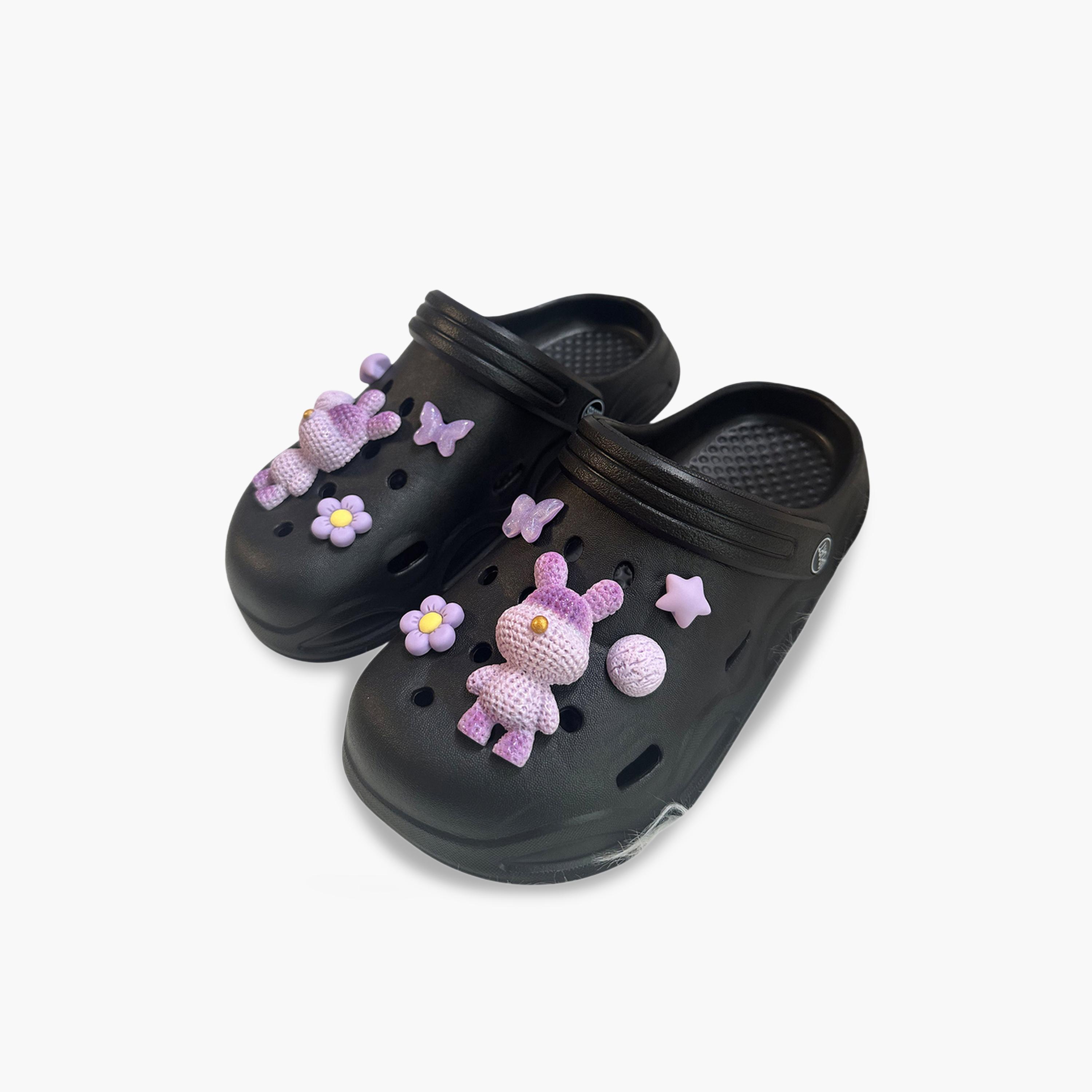 قبقاب مريح أسود بتفاصيل تعليقات-women-shoes-sandals-flats-image-1