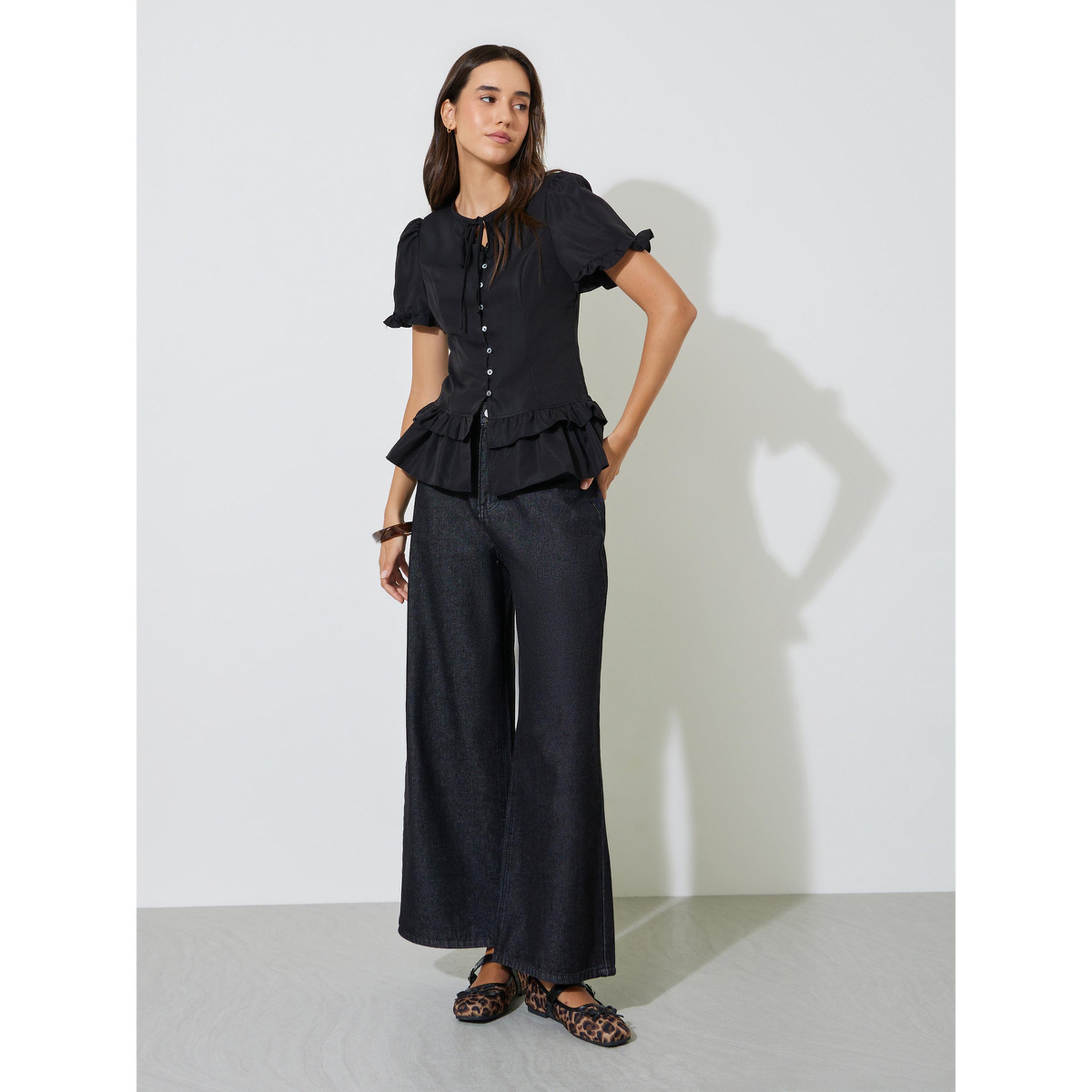 تيك تو توب أسود بأكمام قصيرة وتفاصيل كشكش-women-clothing-shirtsandblouses-blouses-image-2