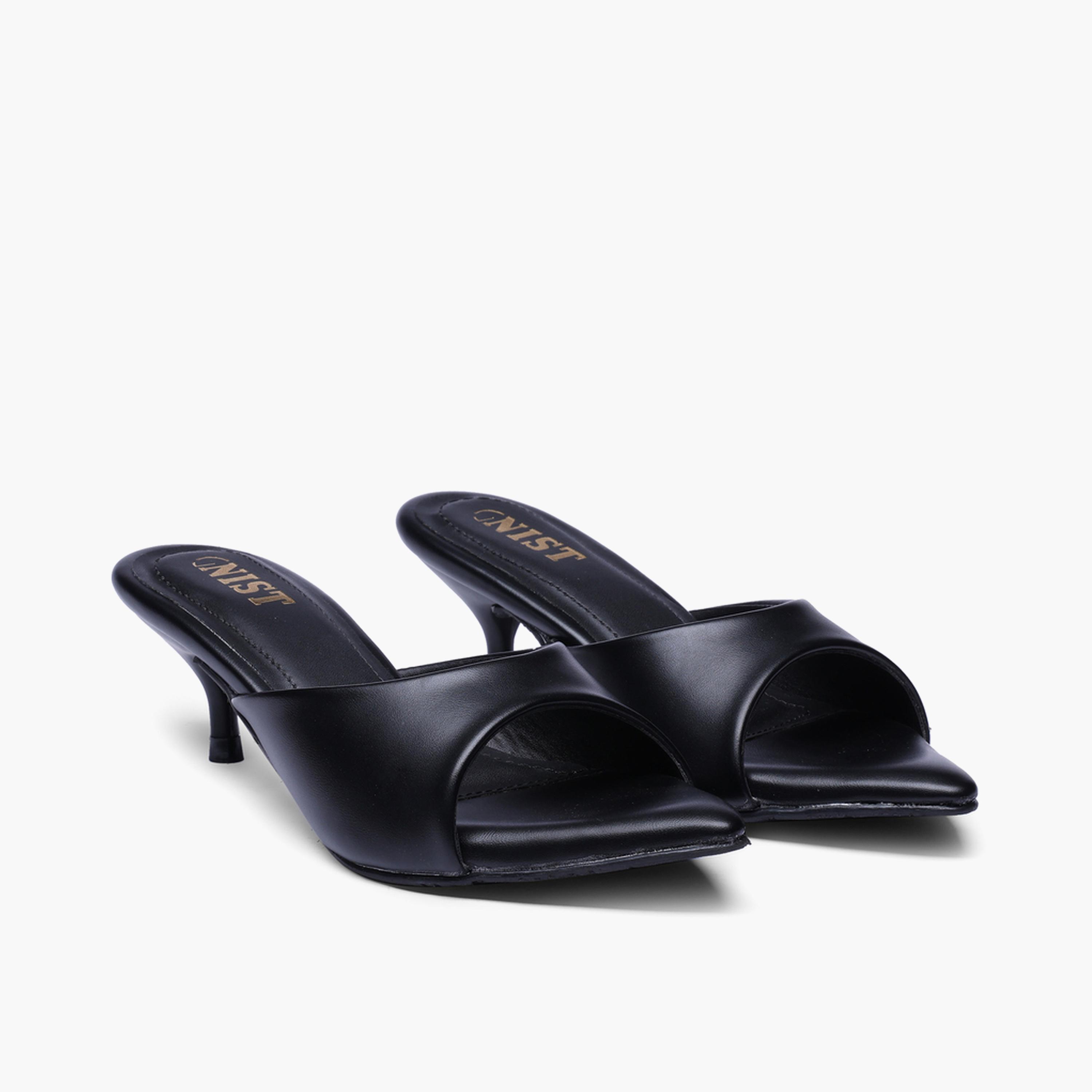 صندل مريح بكعب منخفض باللون الأسود-women-shoes-sandals-heeled-image-1