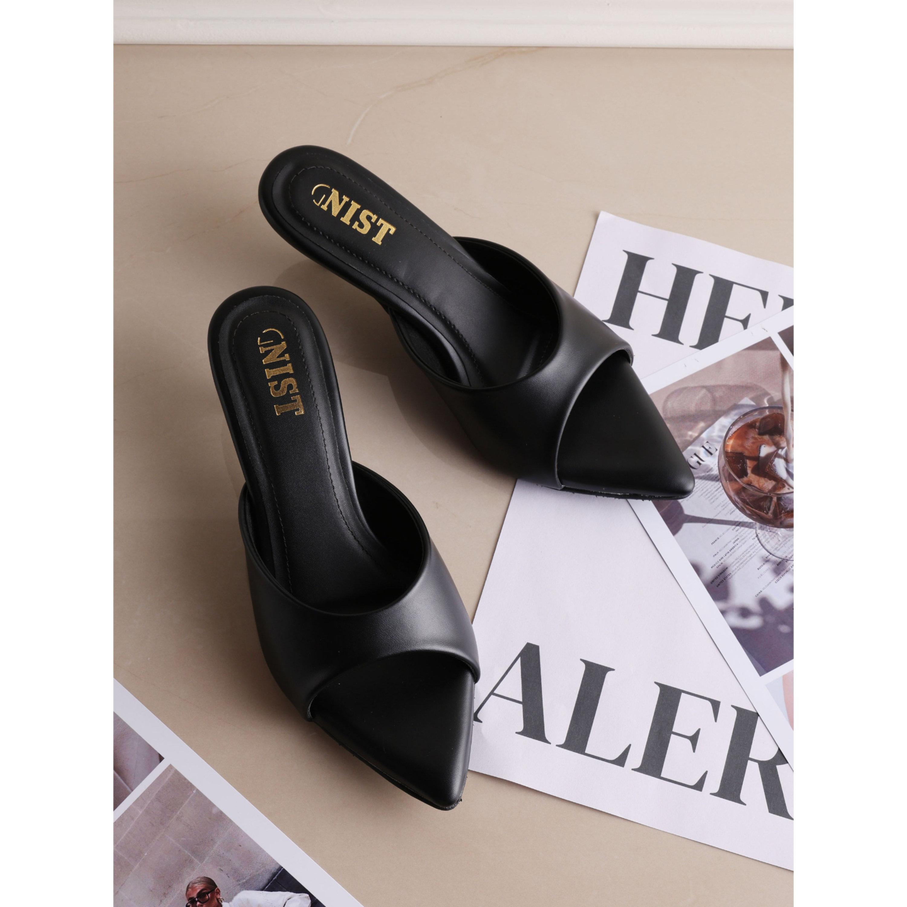 صندل مريح بكعب منخفض باللون الأسود-women-shoes-sandals-heeled-image-5