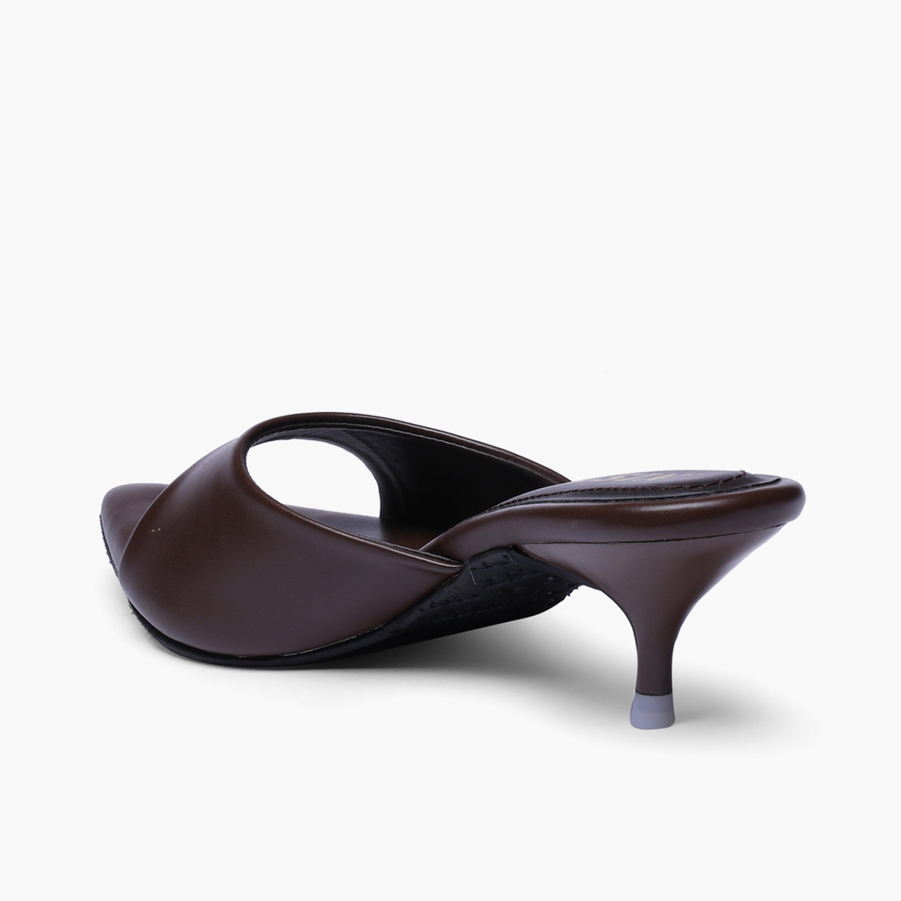 صندل بكعب منخفض باللون البني-women-shoes-sandals-heeled-image-6
