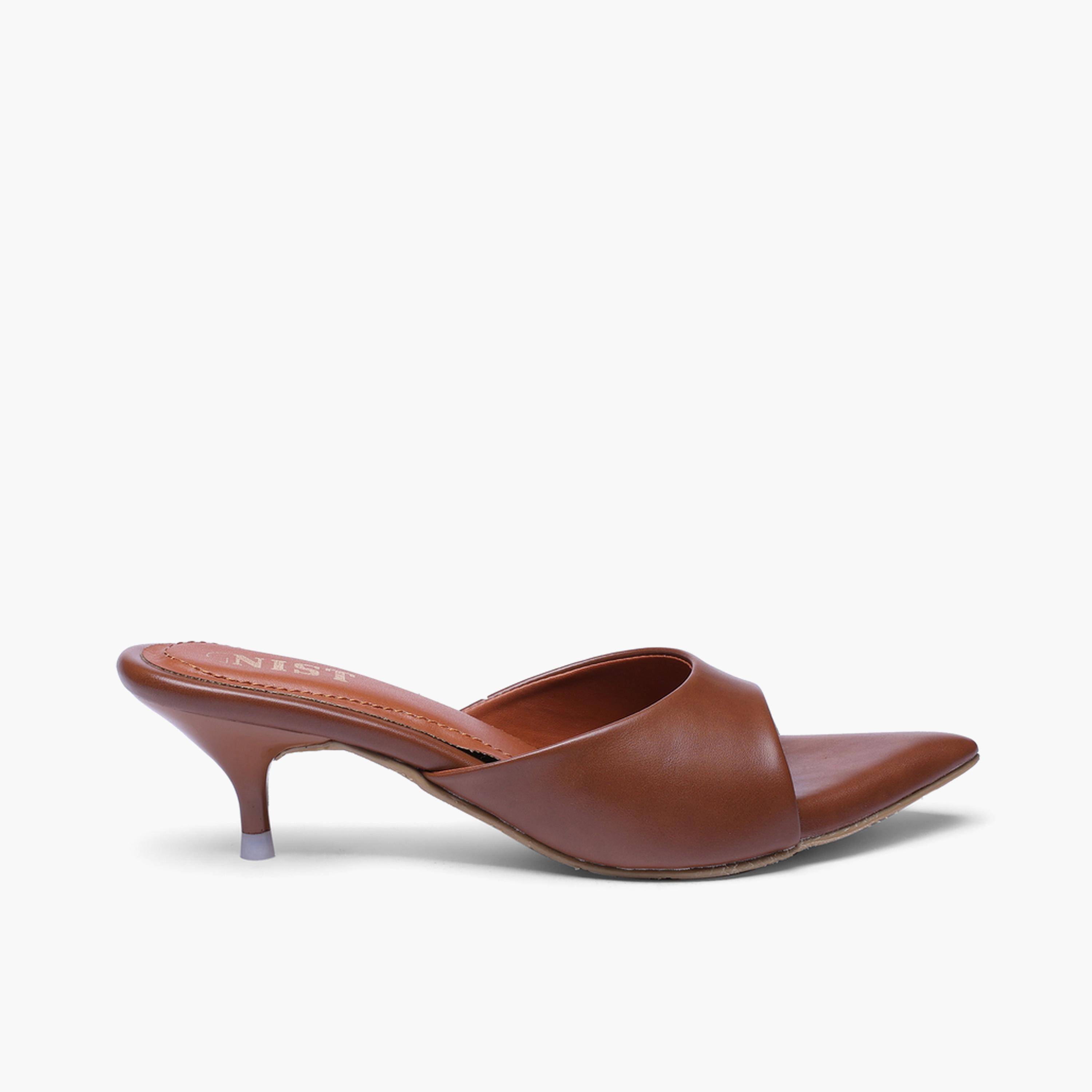 صندل بكعب منخفض وسهل الارتداء باللون التان-women-shoes-sandals-heeled-image-2