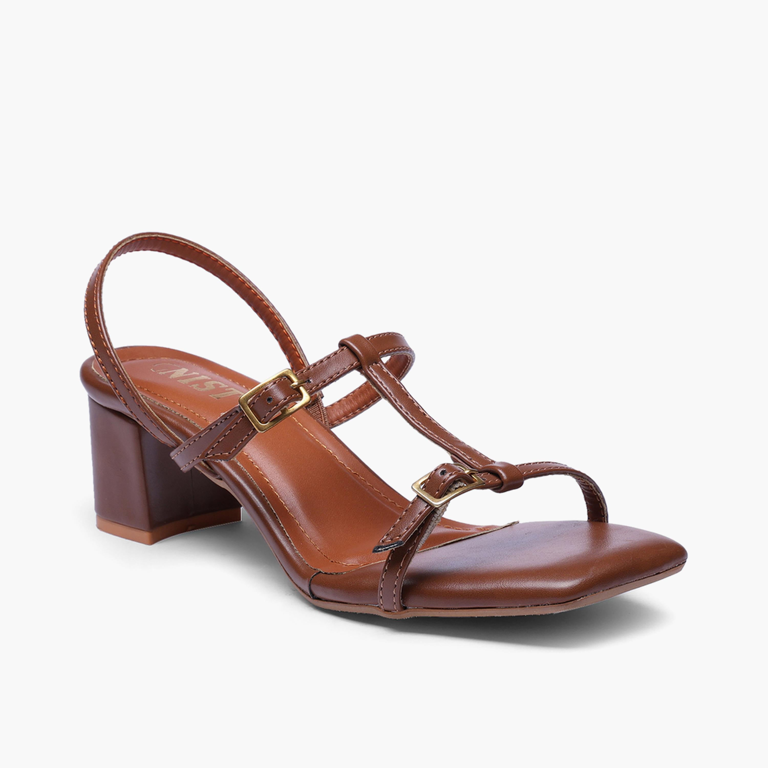 صندل بكعب عريض وحزام شكل تي-women-shoes-sandals-heeled-image-4