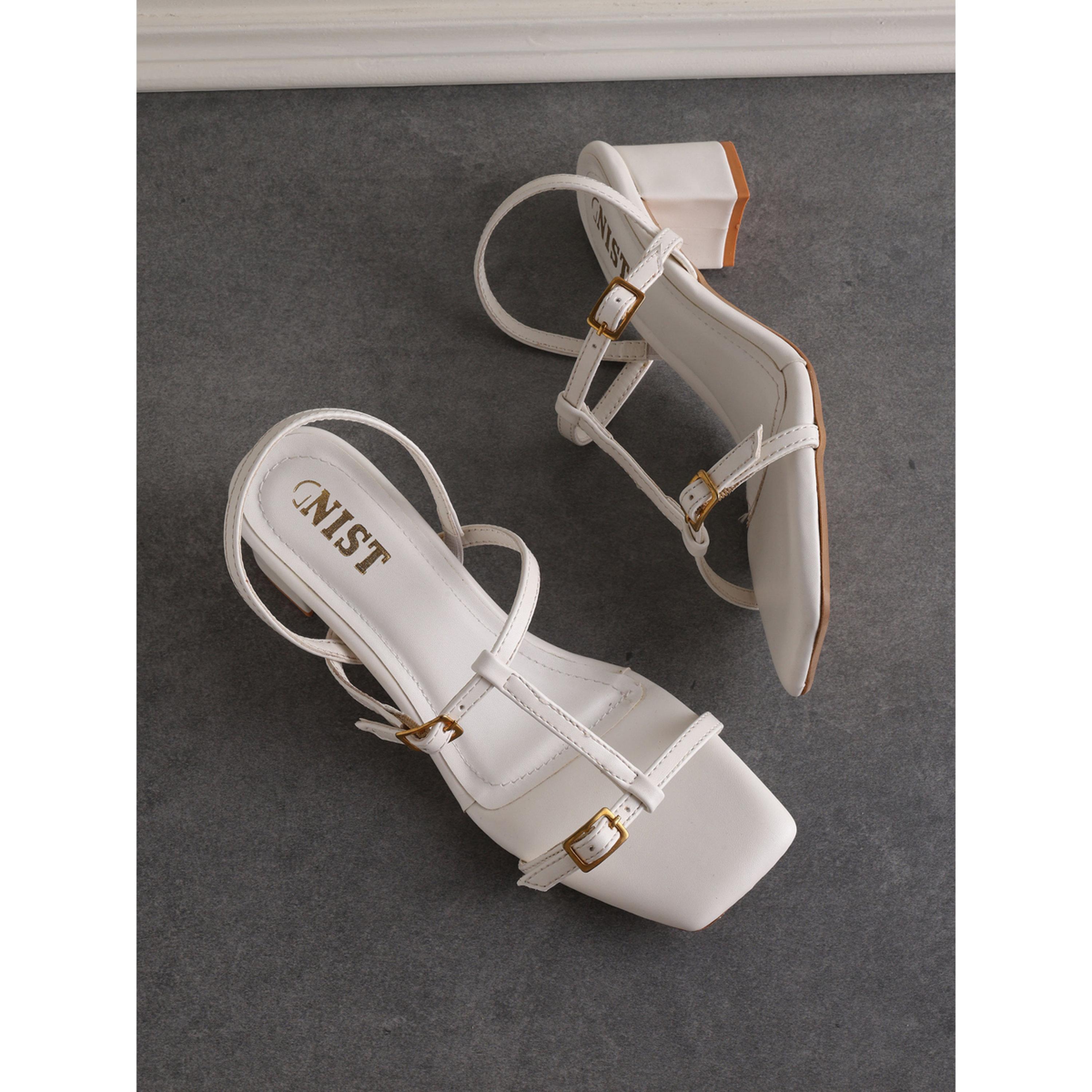 صندل بكعب عريض وحزام شكل تي-women-shoes-sandals-heeled-image-5