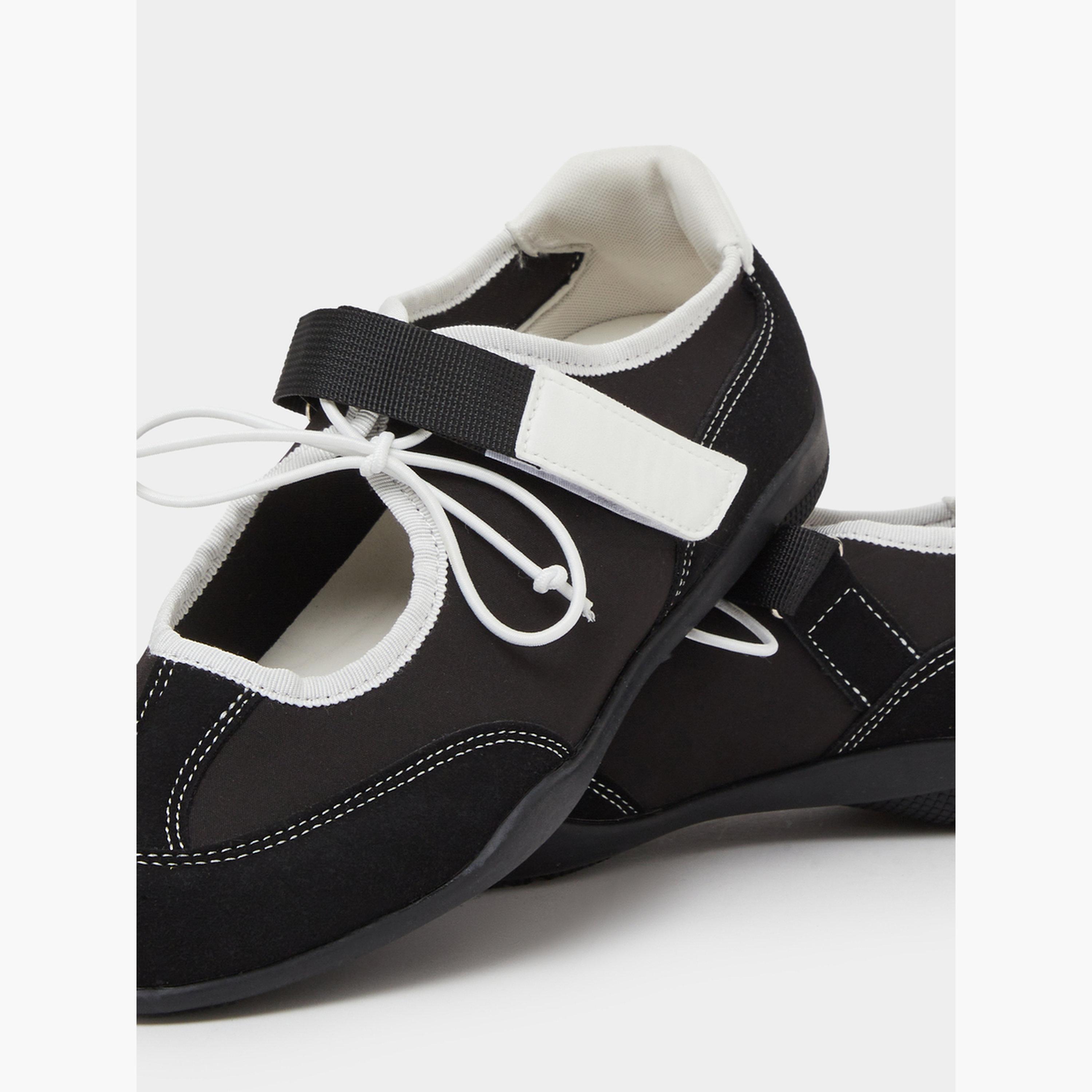 حذاء سنيكرز ماري جين بتفاصيل مُتباينة-women-shoes-sneakers-image-5