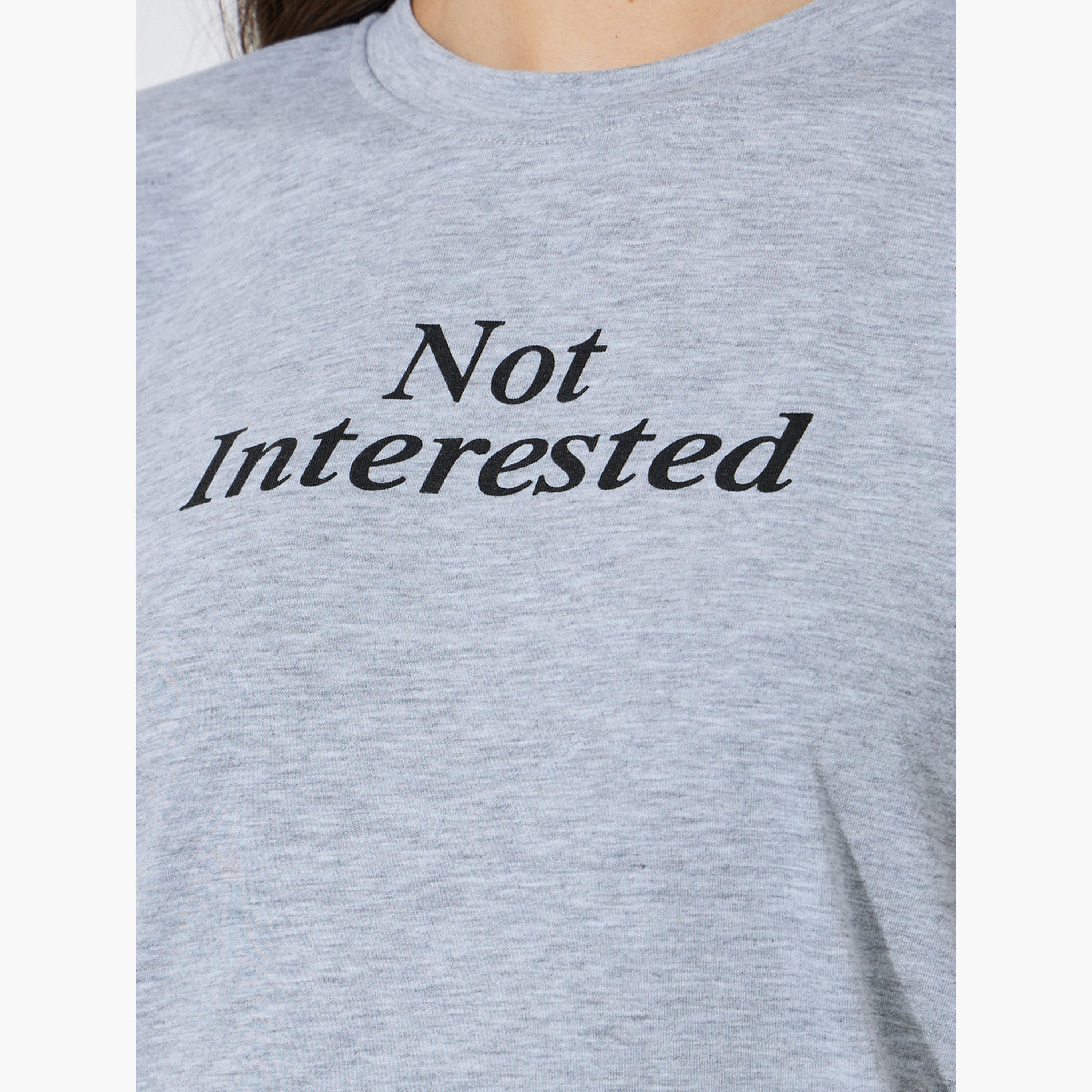 ستايلي - تيشيرت رمادي اللون برقبة دائرية مطبوع عليه شعار-women-clothing-tshirts-image-4