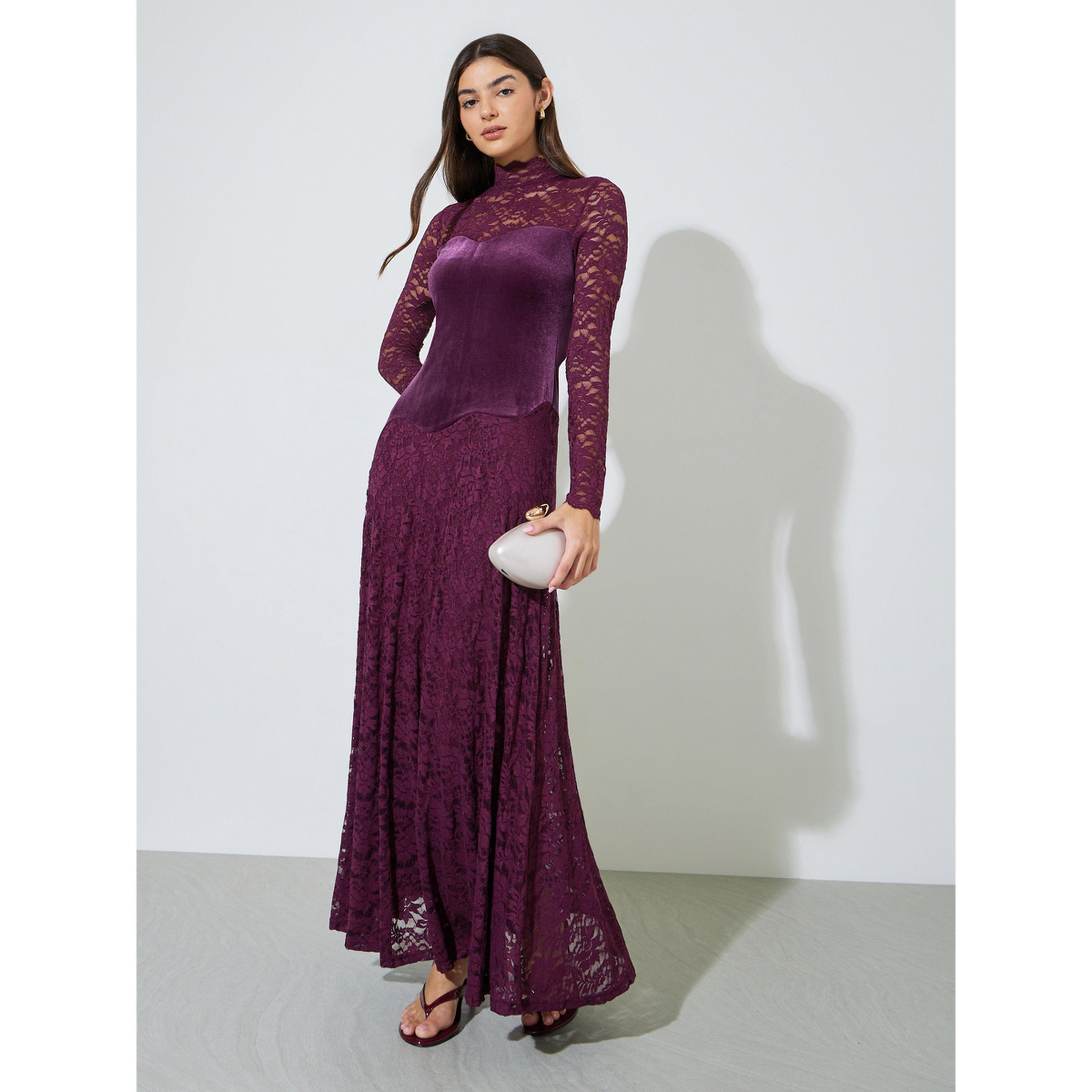 ستايلي - فستان ماكسي من الدانتيل الأرجواني بياقة عالية تصميم A-women-clothing-dresses-image-1