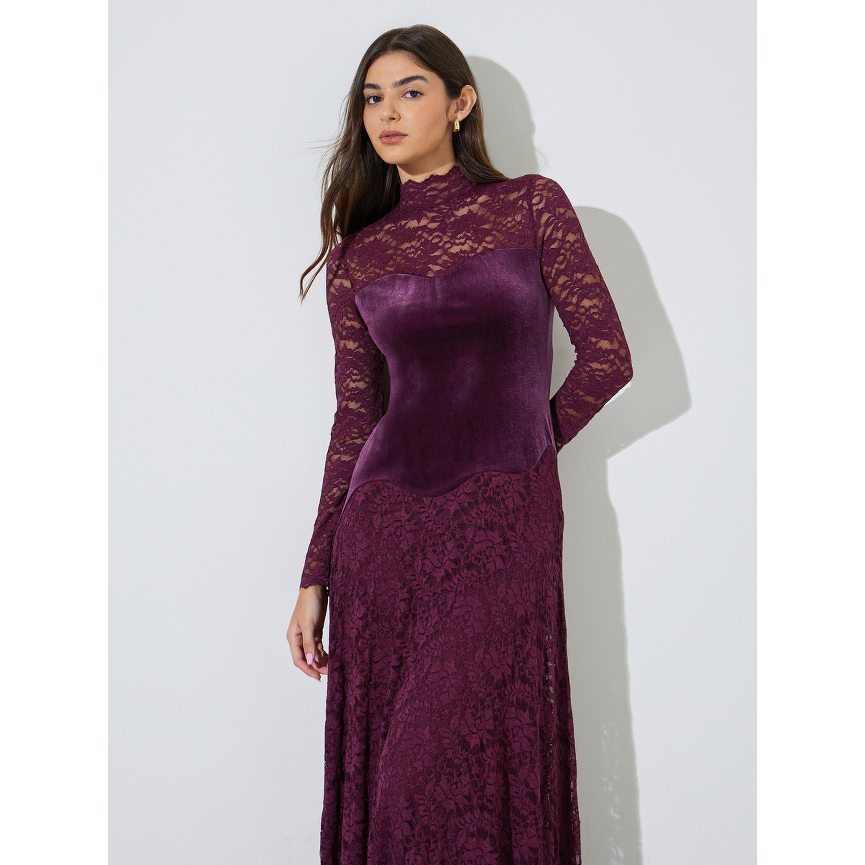 ستايلي - فستان ماكسي من الدانتيل الأرجواني بياقة عالية تصميم A-women-clothing-dresses-image-2