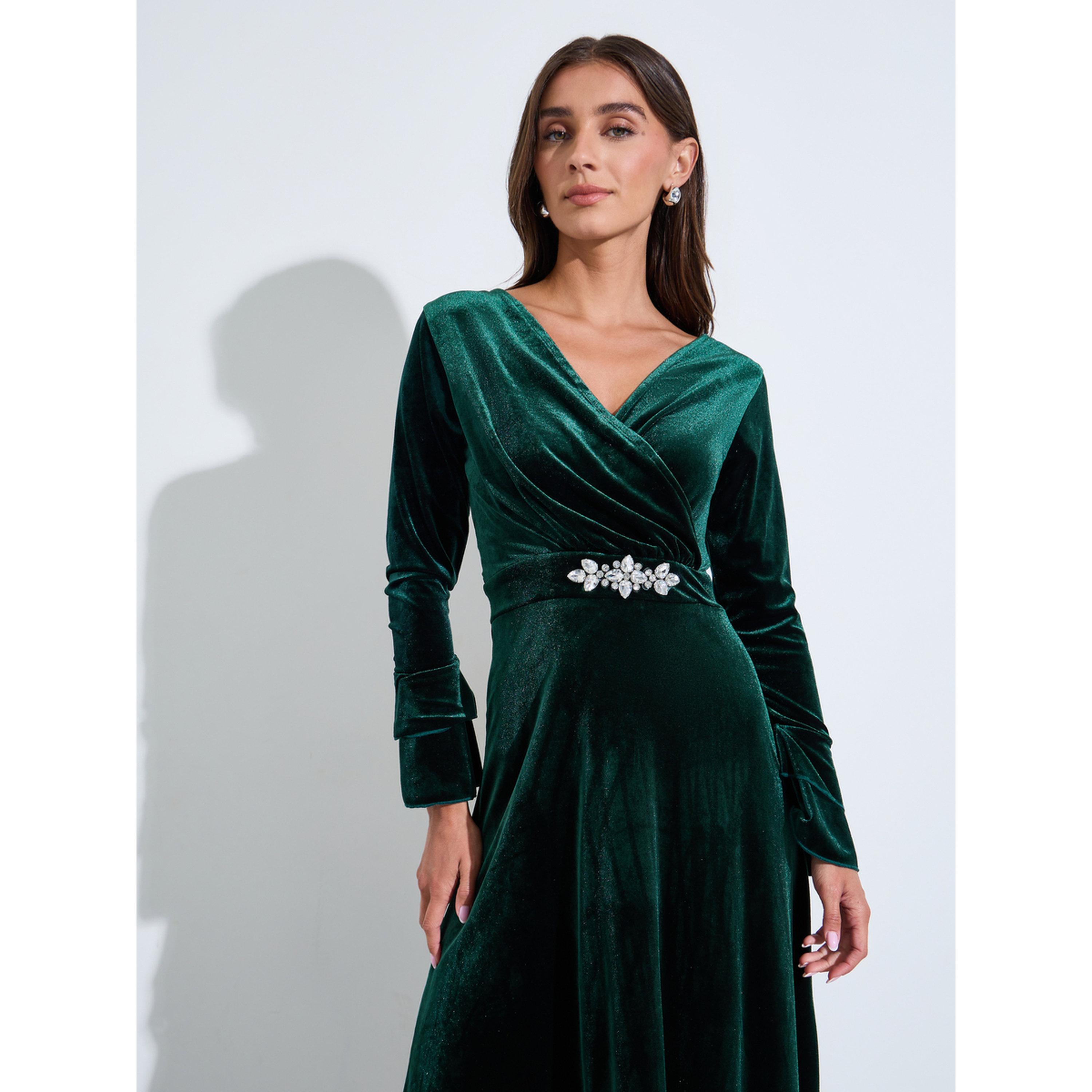 فستان طويل بحافة واسعة مخملي مزين بالراينستون على الخصر بلون أخضر-women-clothing-dresses-image-2