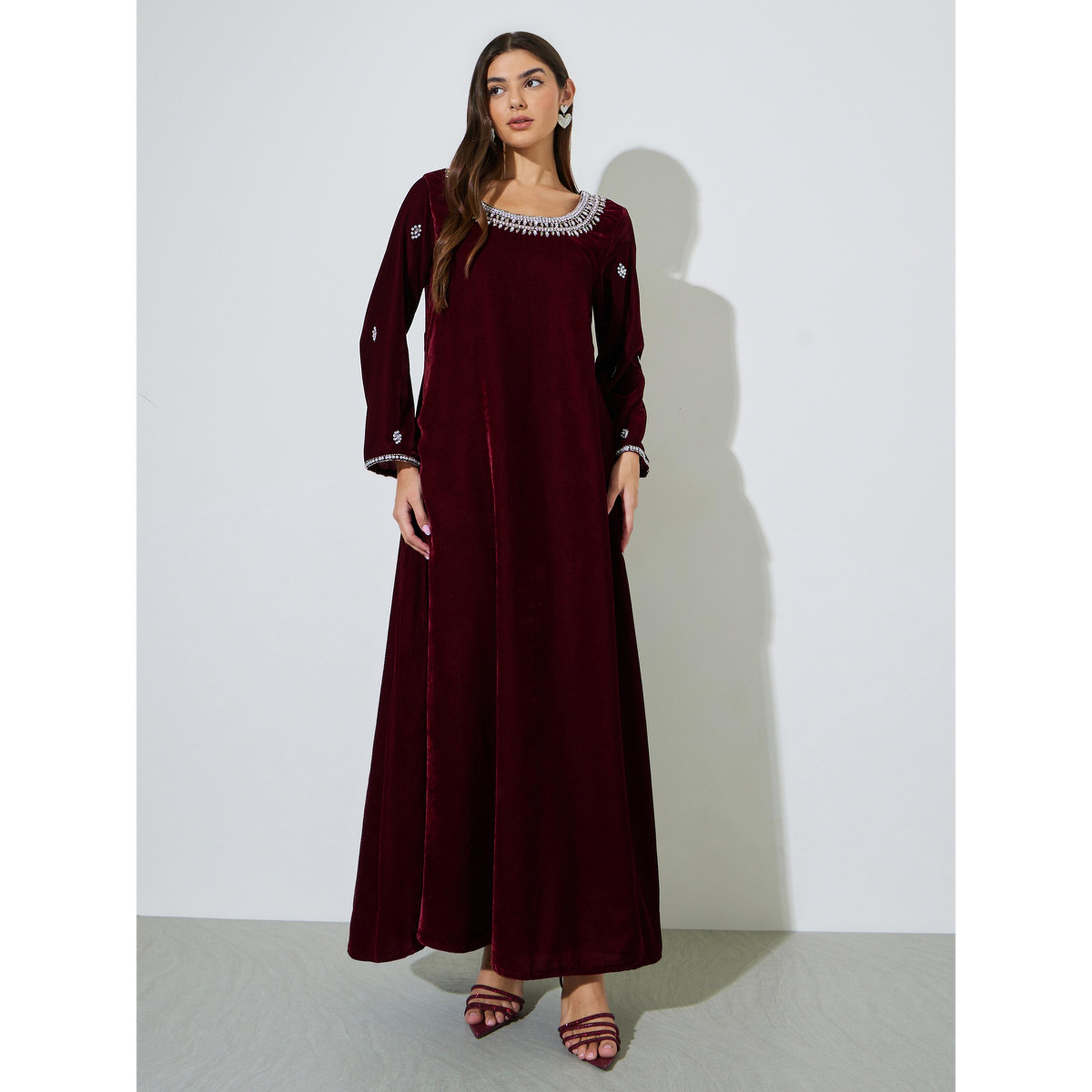 اميرة × ستايلي - جلابية مخملية مزينة بأحجار الراين بلون برغندي-women-arabicclothing-jalabiyas-image-1