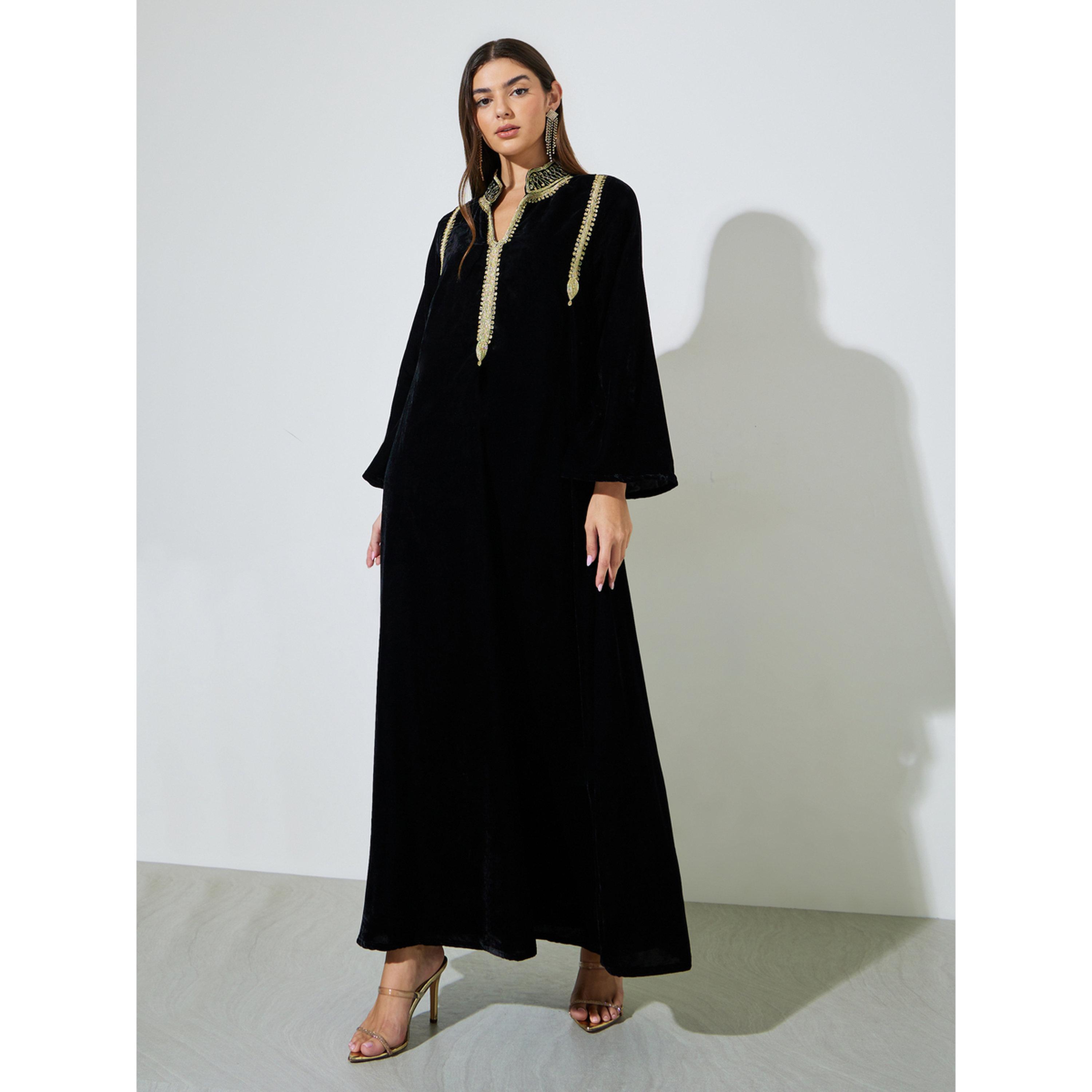 Amirah X Styli Black Embroidered Stand Collar Velvet Maxi Jalabiya-women-arabicclothing-jalabiyas-image-1