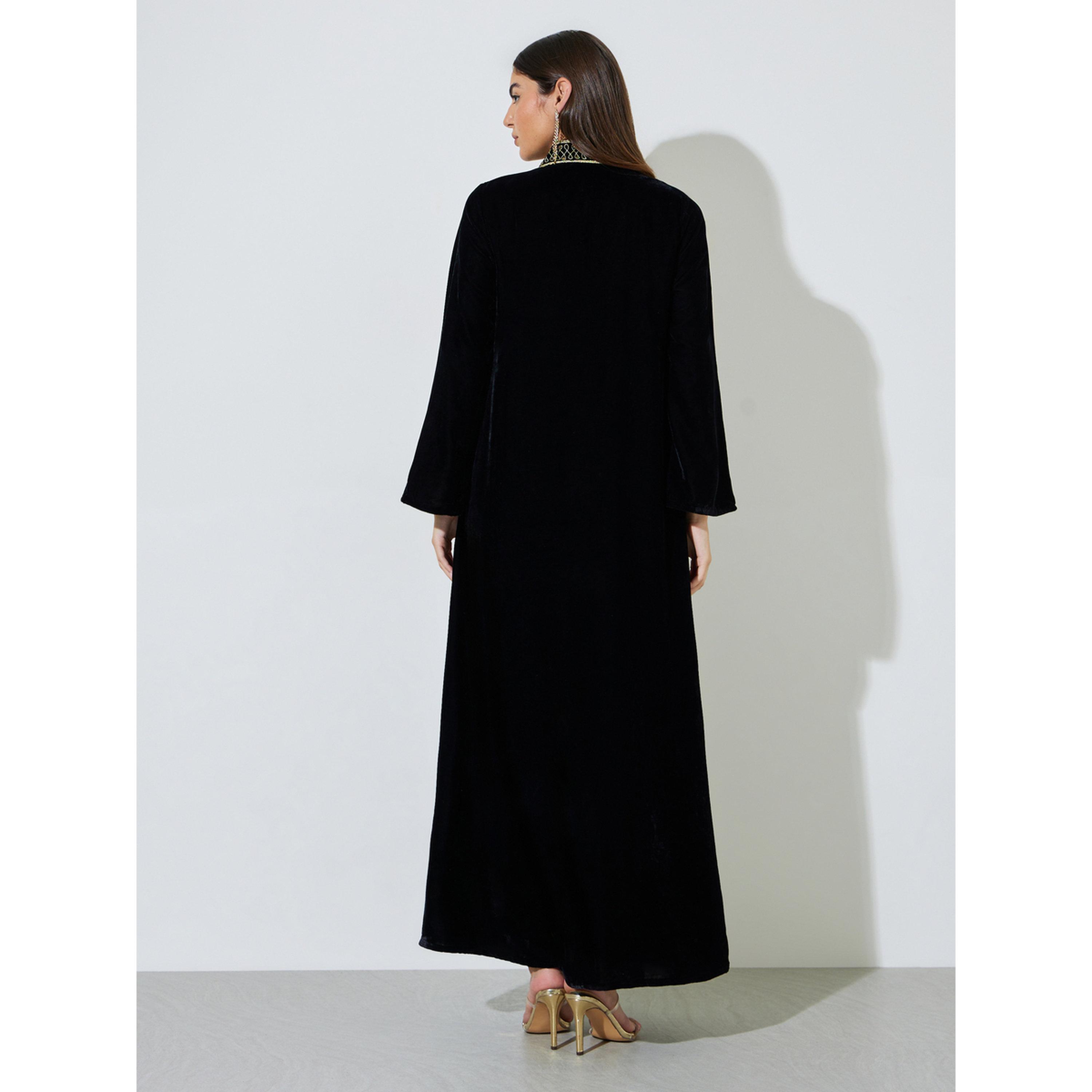 Amirah X Styli Black Embroidered Stand Collar Velvet Maxi Jalabiya-women-arabicclothing-jalabiyas-image-3