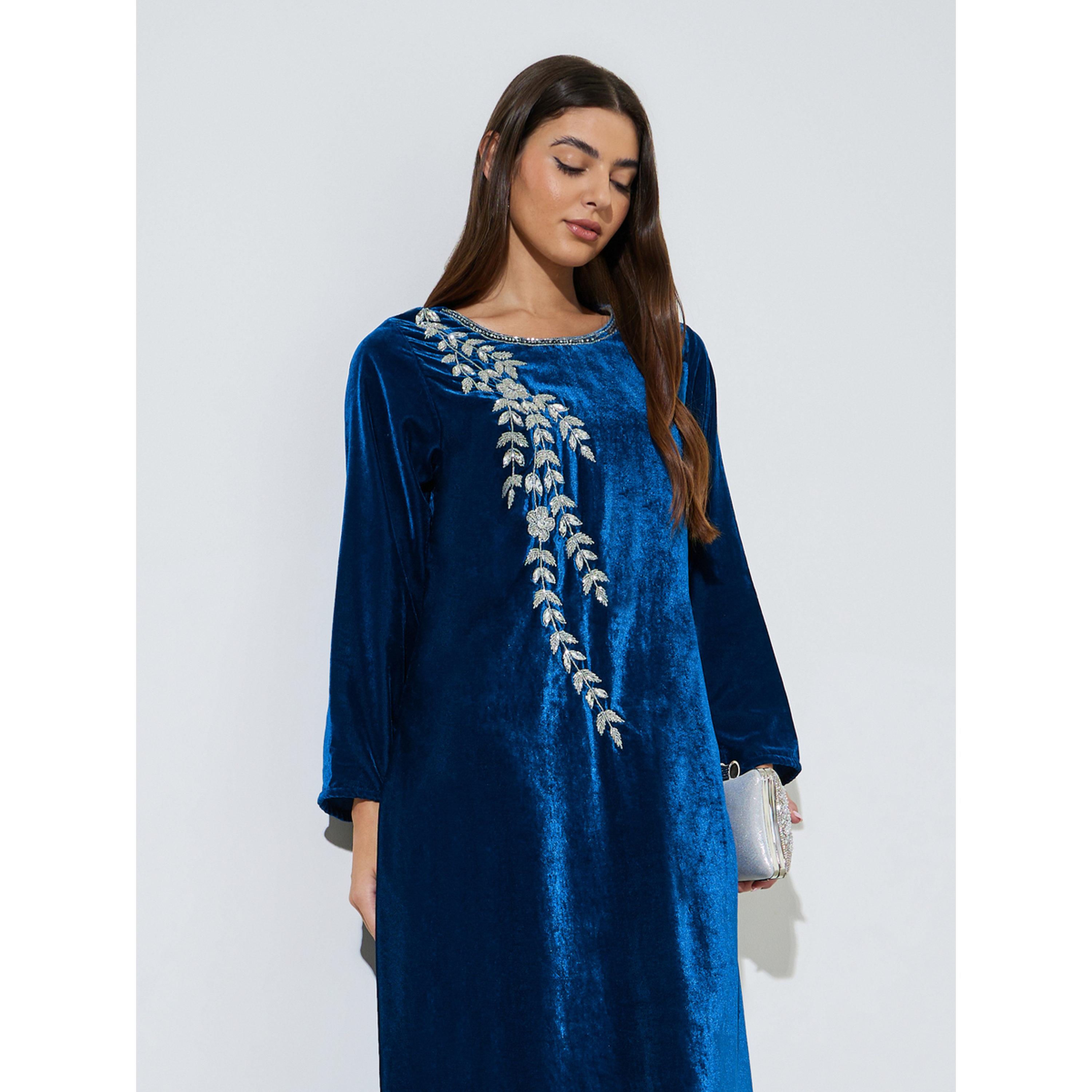 Amirah X Styli Blue Long Sleeves Velvet Jalabiya with Intricate Hand Embroidery-women-arabicclothing-jalabiyas-image-2