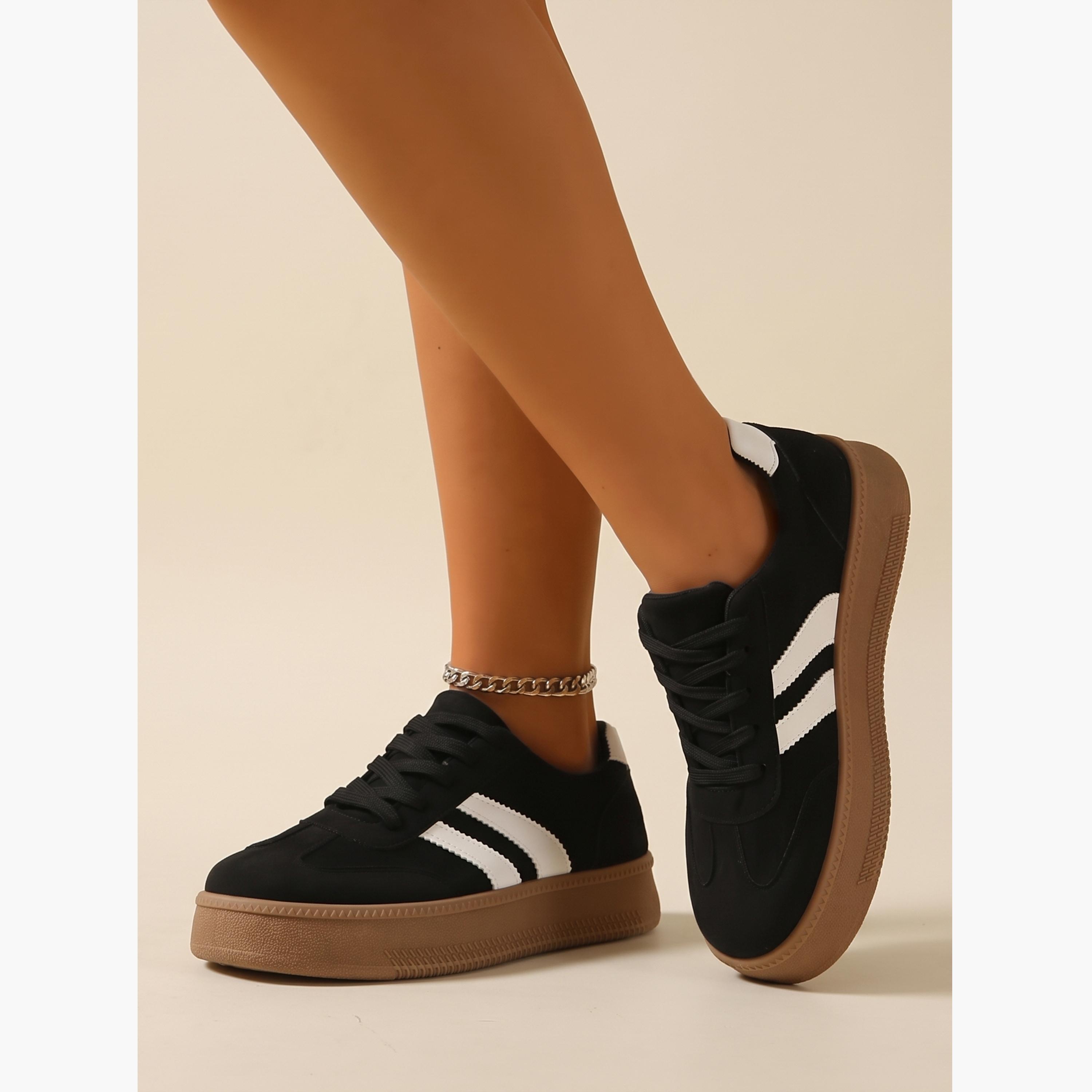 حذاء سنيكرز فلات بخطوط بيضاء باللون الأسود للنساء-women-shoes-sneakers-image-2