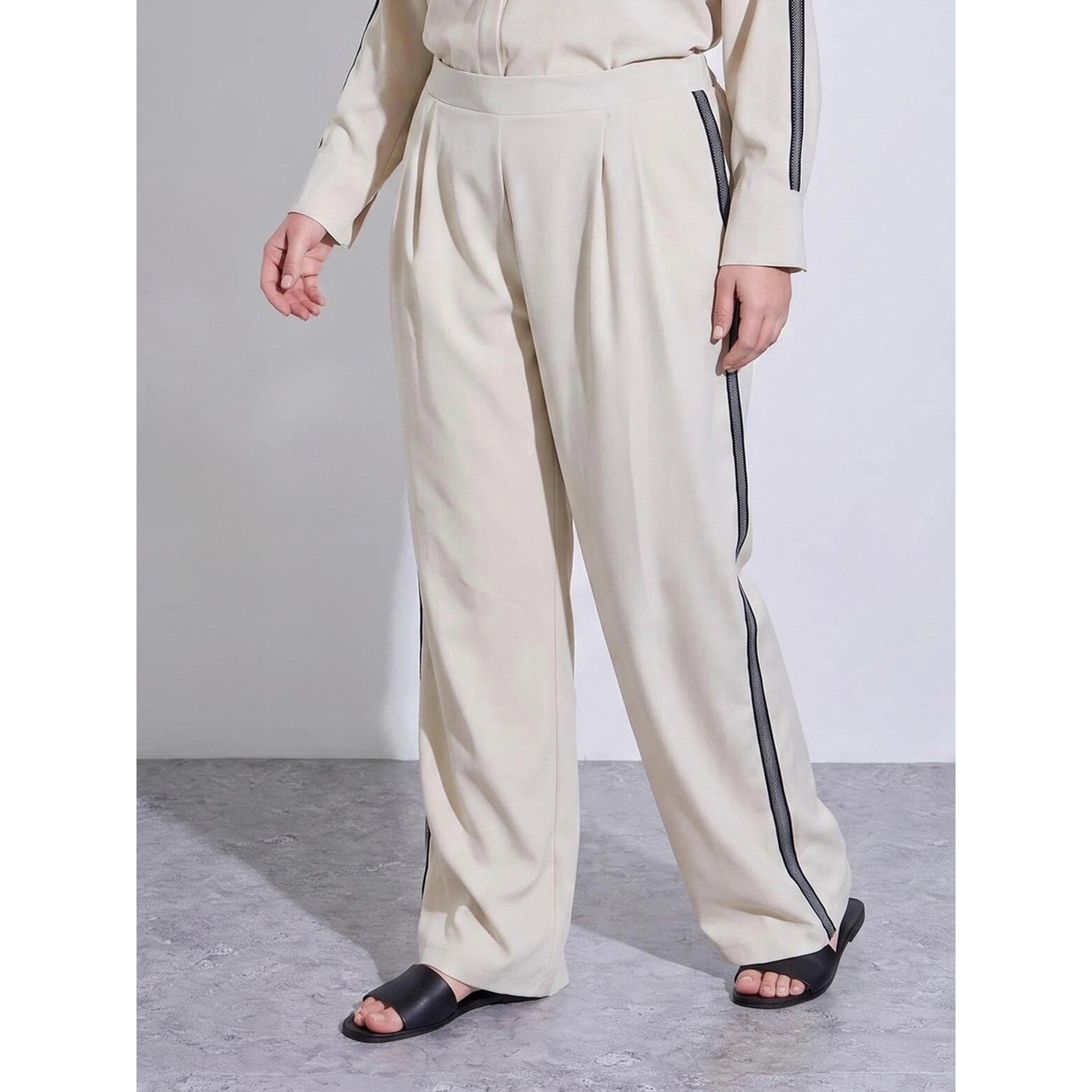 بنطال بأرجل واسعة وتفاصيل شريط جانبي بمقاس كبير أوف وايت-women-clothing-plussize-joggers-image-1