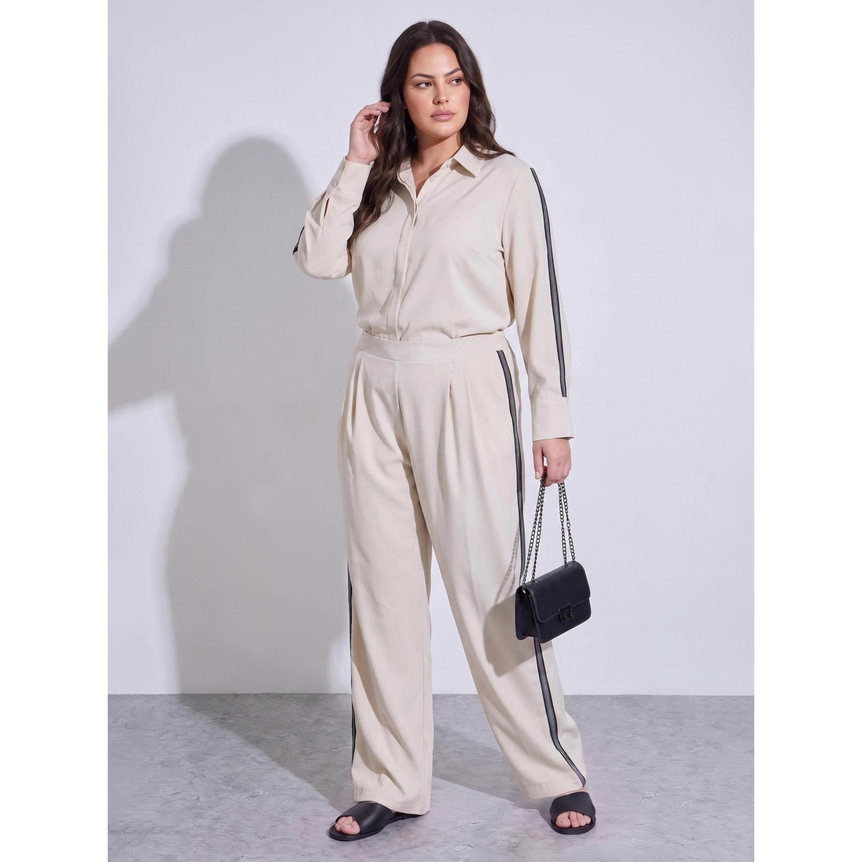 بنطال بأرجل واسعة وتفاصيل شريط جانبي بمقاس كبير أوف وايت-women-clothing-plussize-joggers-image-2