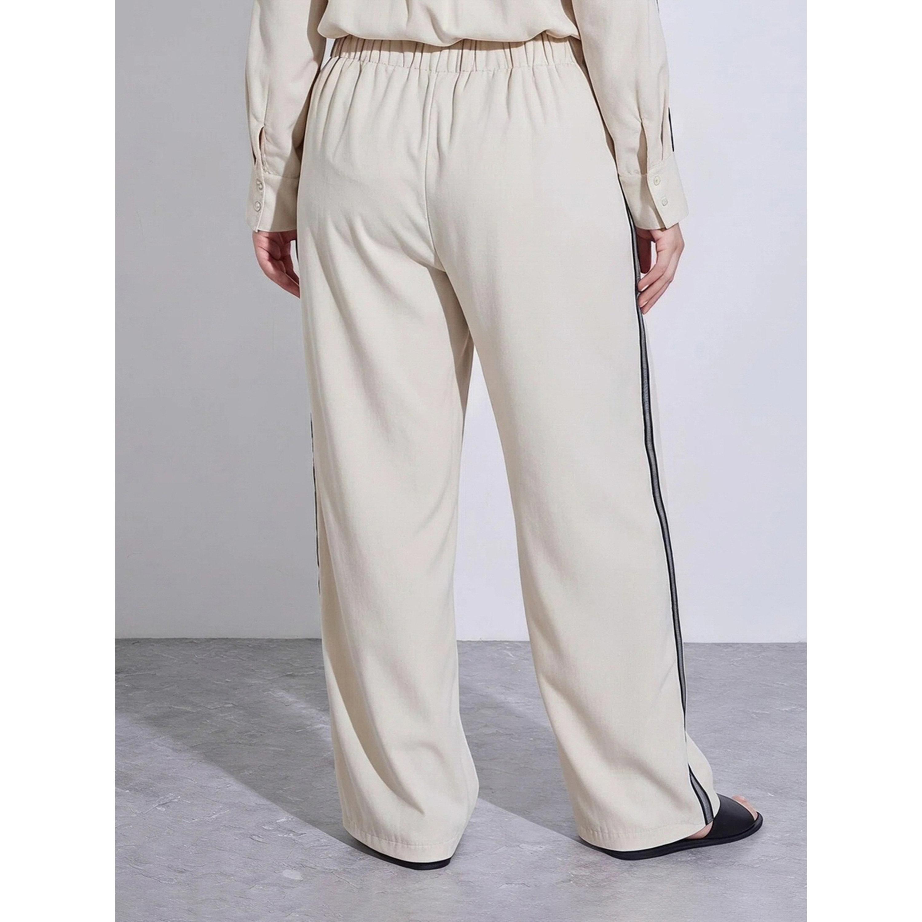 بنطال بأرجل واسعة وتفاصيل شريط جانبي بمقاس كبير أوف وايت-women-clothing-plussize-joggers-image-5