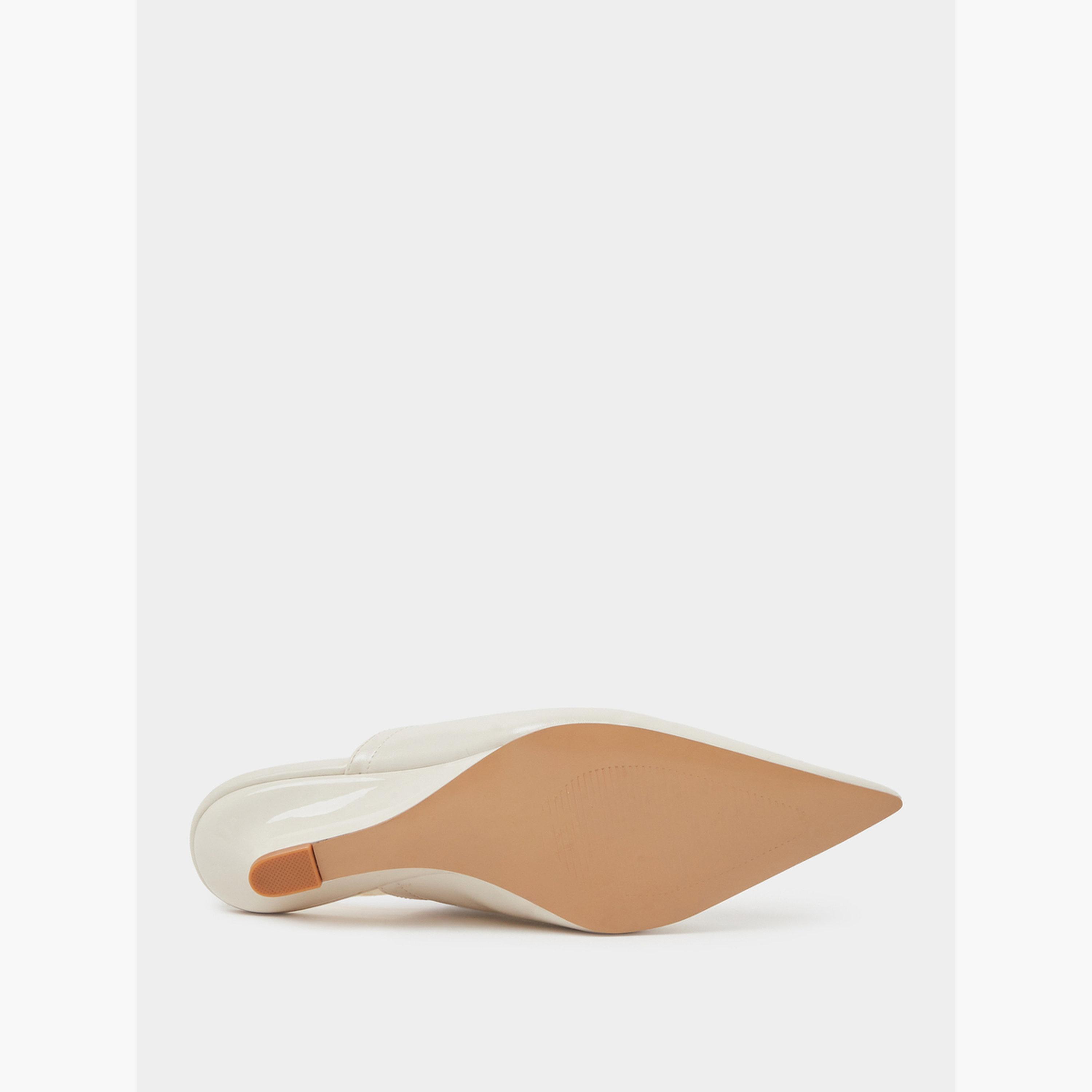 حذاء ميولز بمقدمة مدببة وشريط معدني-women-shoes-heels-image-7