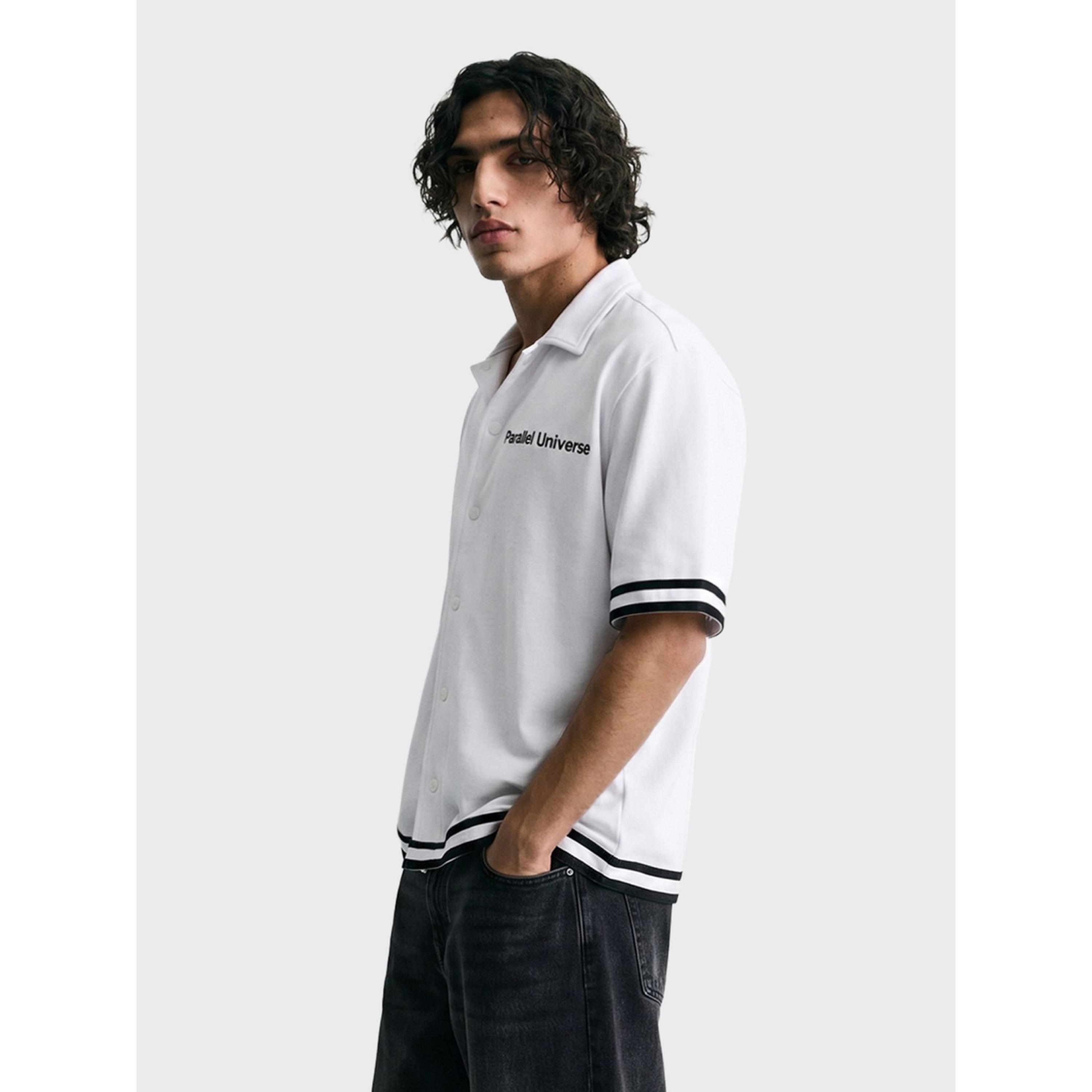 قميص مطرز بياقة بولو وقصة بوكسي للرجال-men-clothing-shirts-image-2
