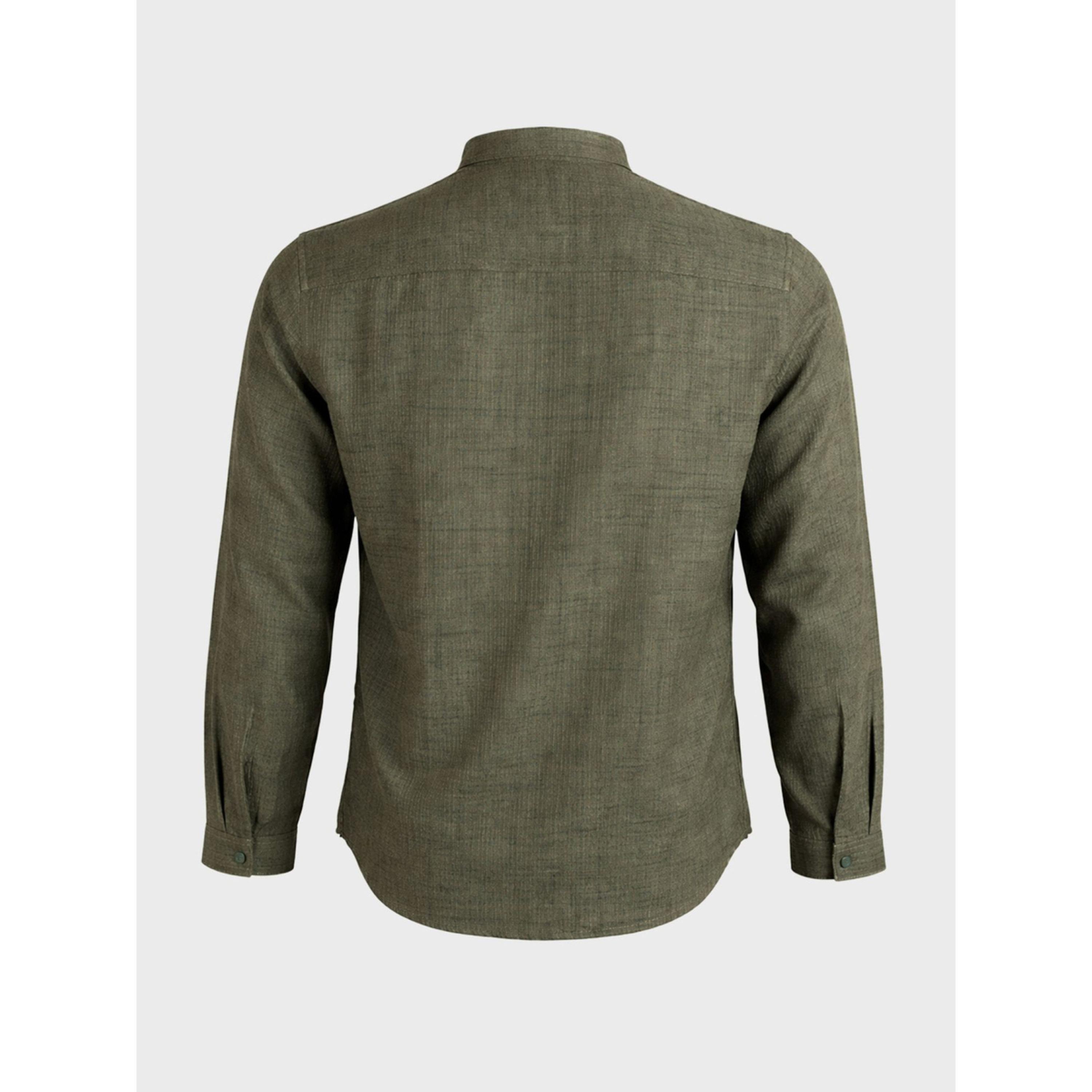 قميص بقصة عادية وياقة صينية وتفاصيل بارزة الملمس للرجال-men-clothing-shirts-image-6