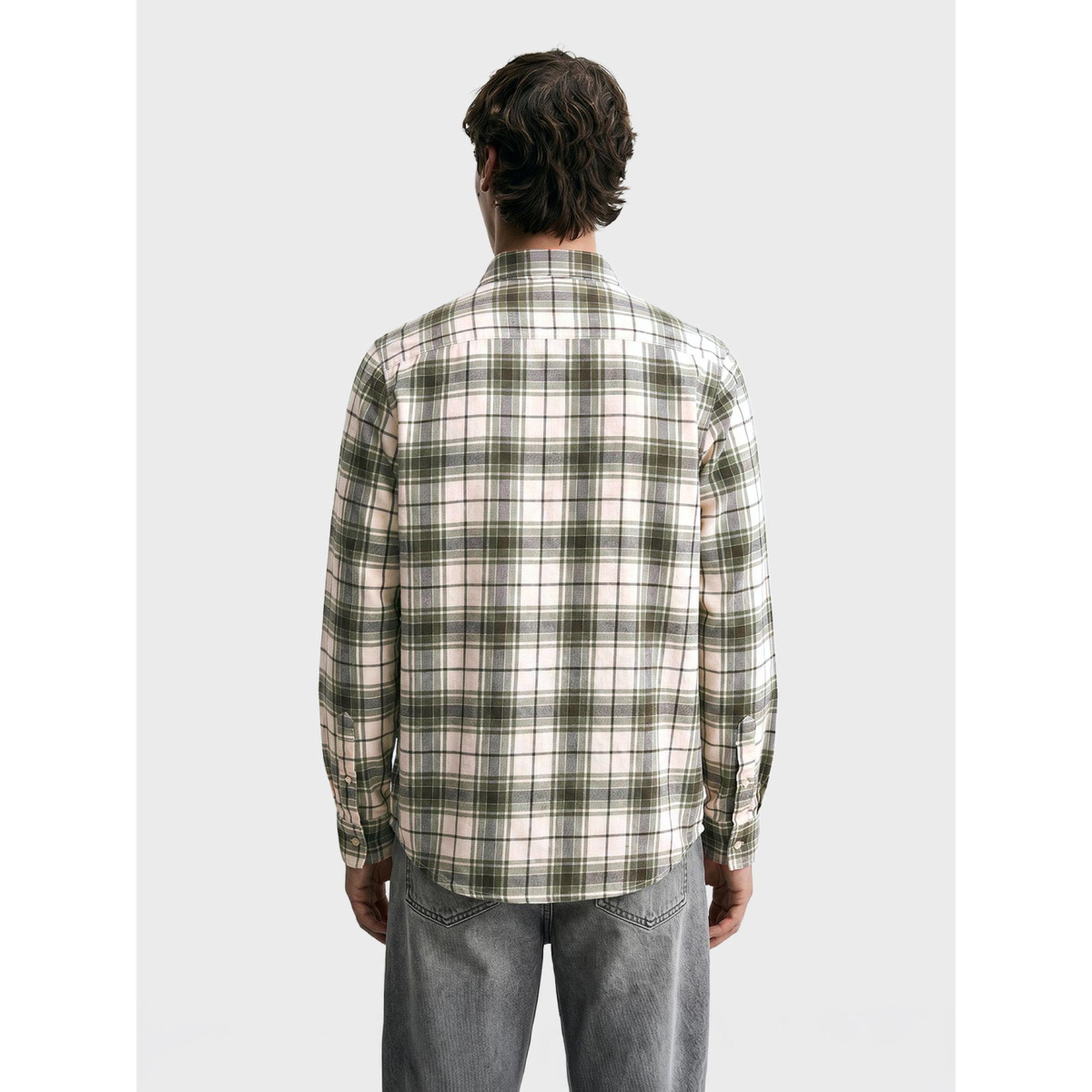 قميص كاجوال بطبعة مربعات بقصة ضيقة وياقة بأزرار للرجال-men-clothing-shirts-image-3