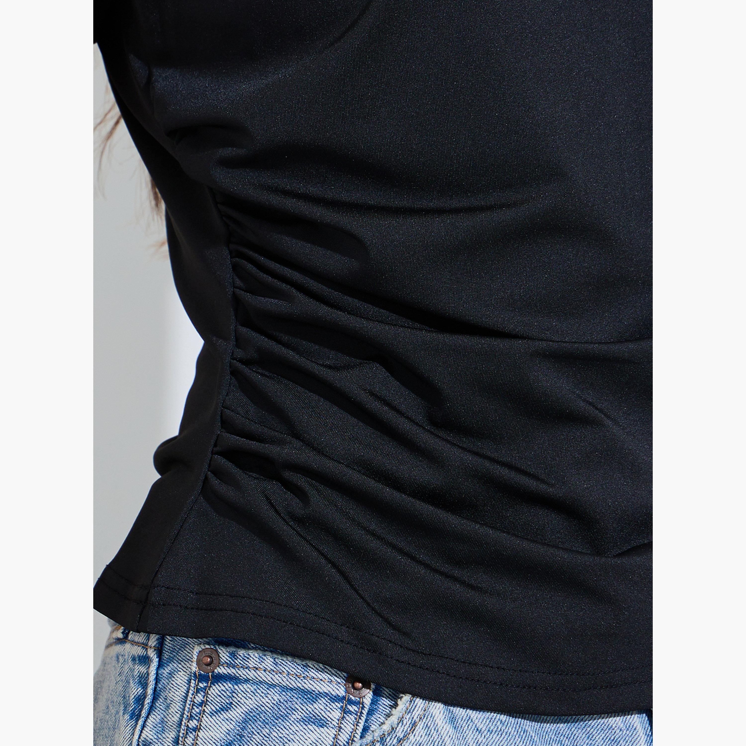 تيشيرت بأكشكشة جانبية وقصة ضيقة بلون سادة لون أسود-women-clothing-tshirts-image-6
