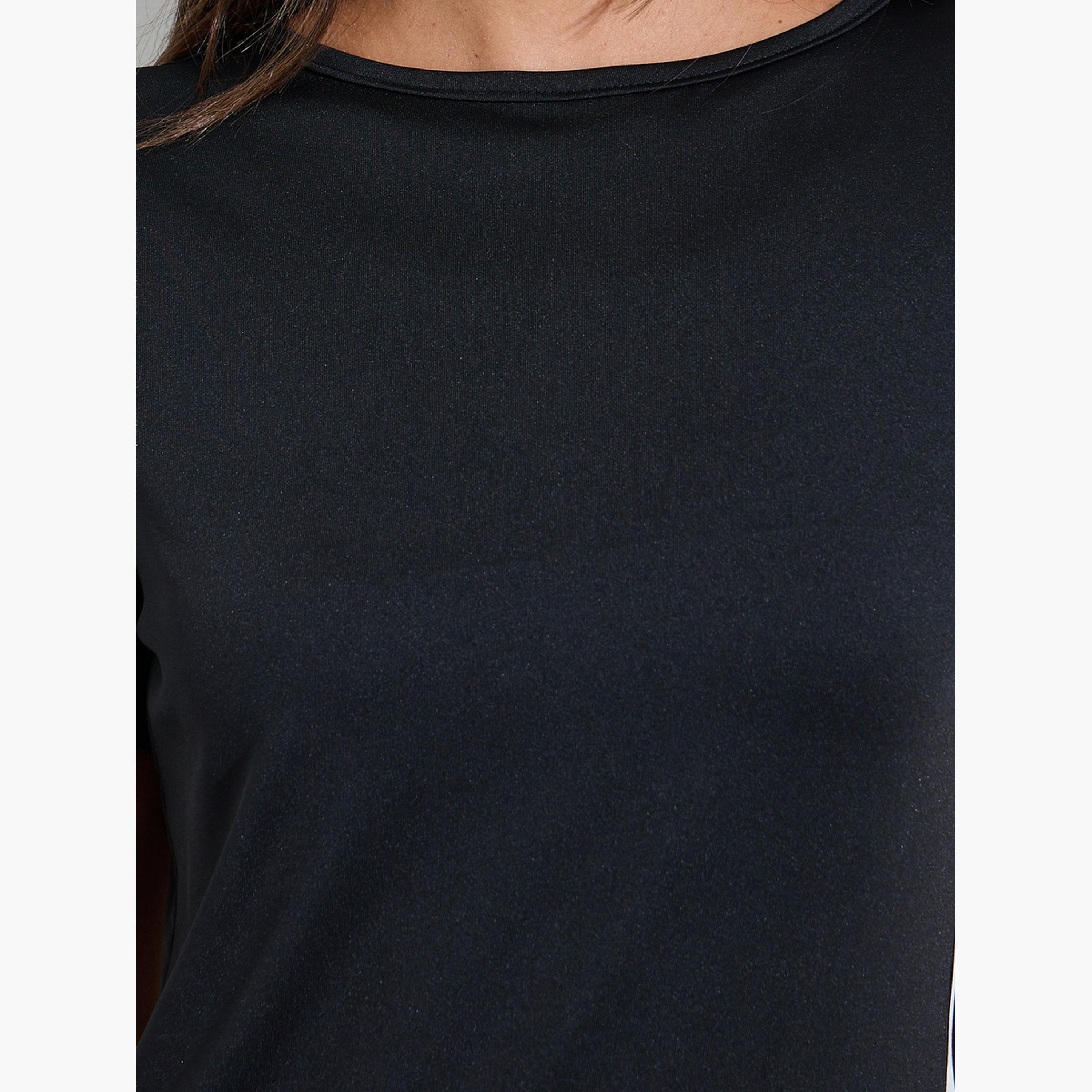 تيشيرت بأكمام قصيرة وقصة ضيقة بلون سادة لون أسود-women-clothing-tshirts-image-5