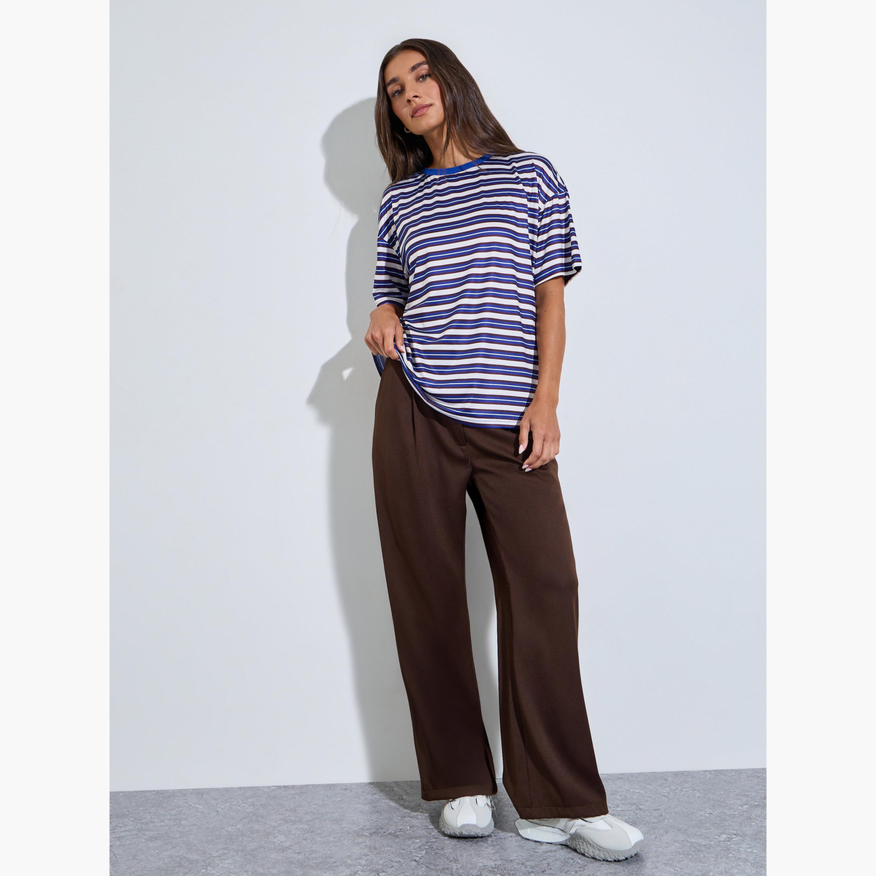 تيشيرت واسع بكتف منسدل ونمط مخطط-women-clothing-tshirts-image-2