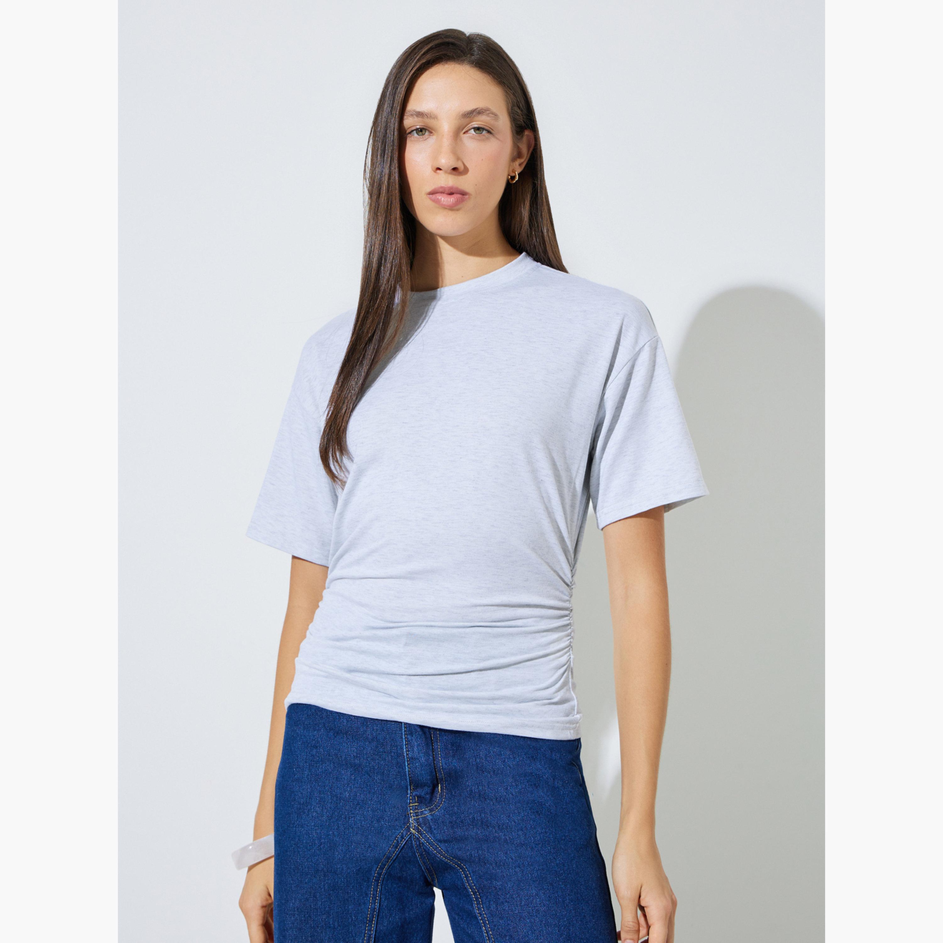 تيشيرت بقصة ضيقة وتفاصيل مجمعة-women-clothing-tshirts-image-1