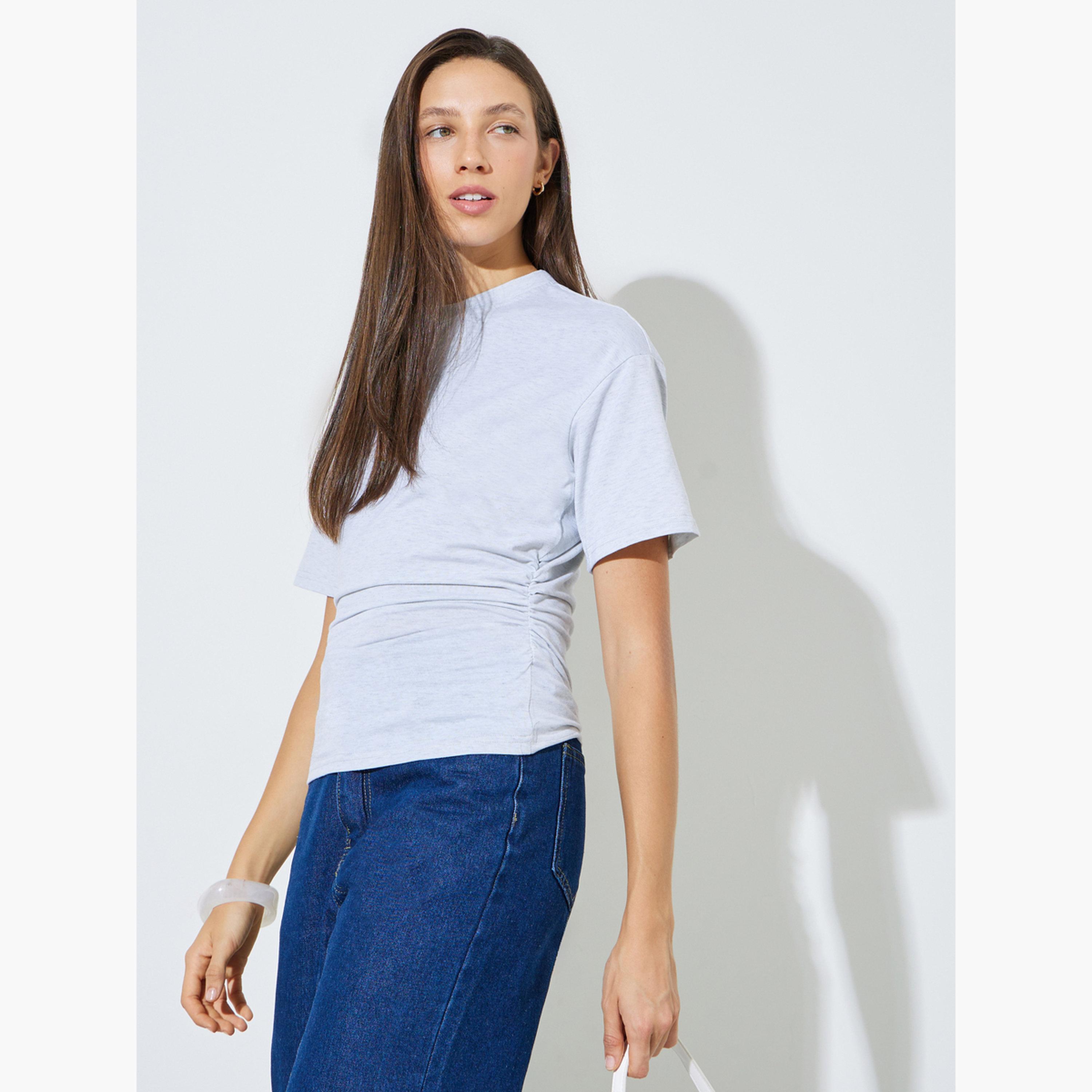 تيشيرت بقصة ضيقة وتفاصيل مجمعة-women-clothing-tshirts-image-3