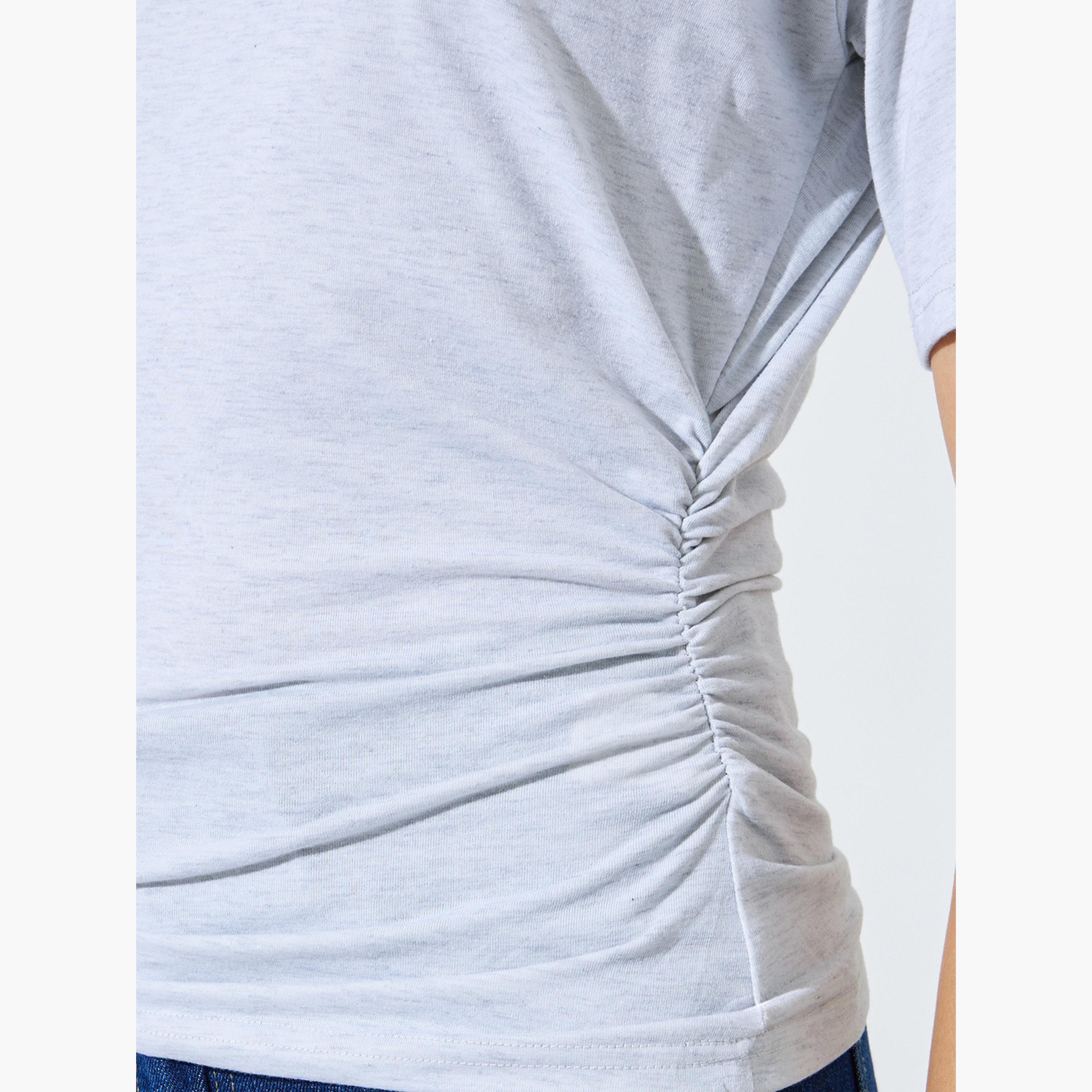 تيشيرت بقصة ضيقة وتفاصيل مجمعة-women-clothing-tshirts-image-5
