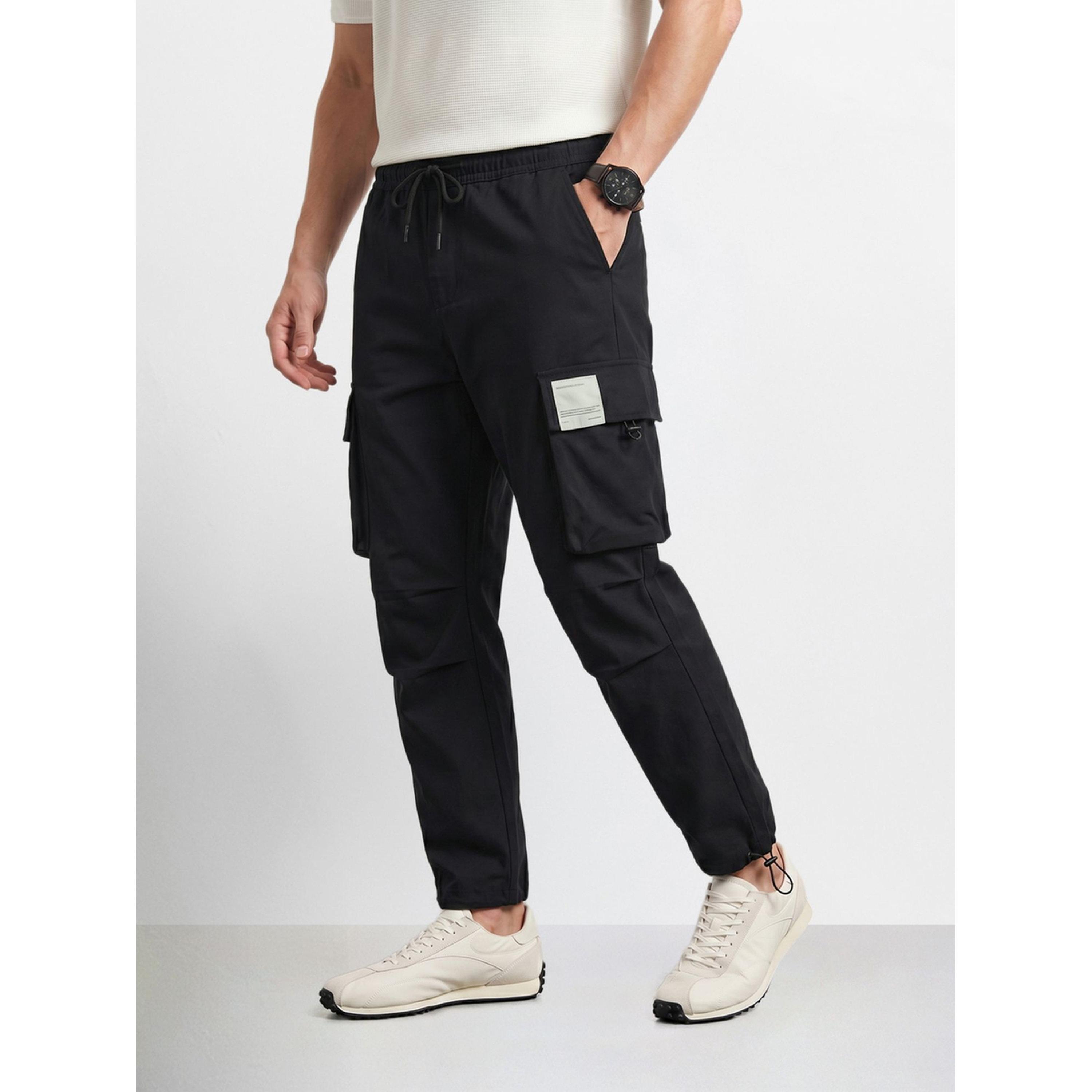 بنطال كارجو سادة بقصة واسعة جداً-men-clothing-joggers-image-3