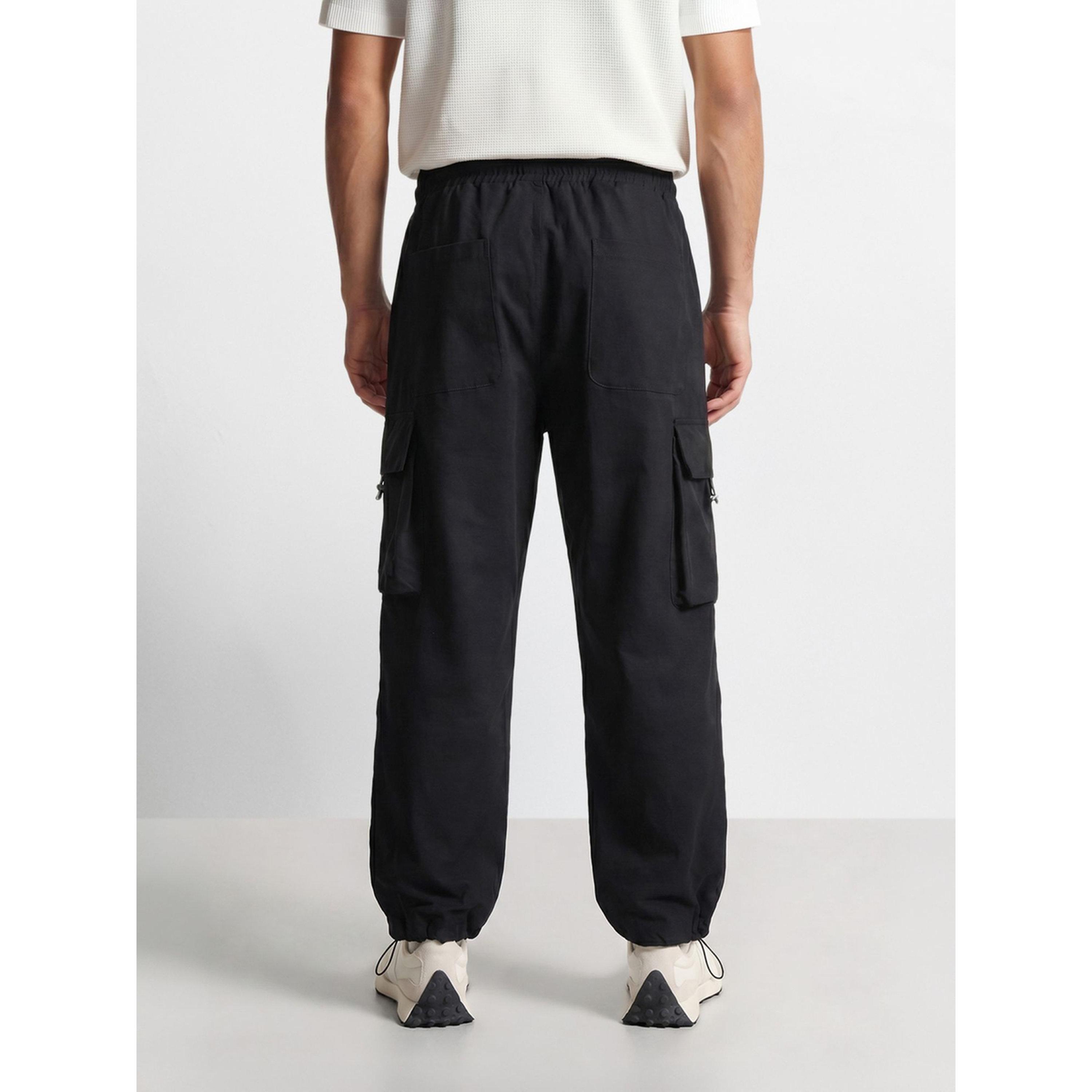 بنطال كارجو سادة بقصة واسعة جداً-men-clothing-joggers-image-4