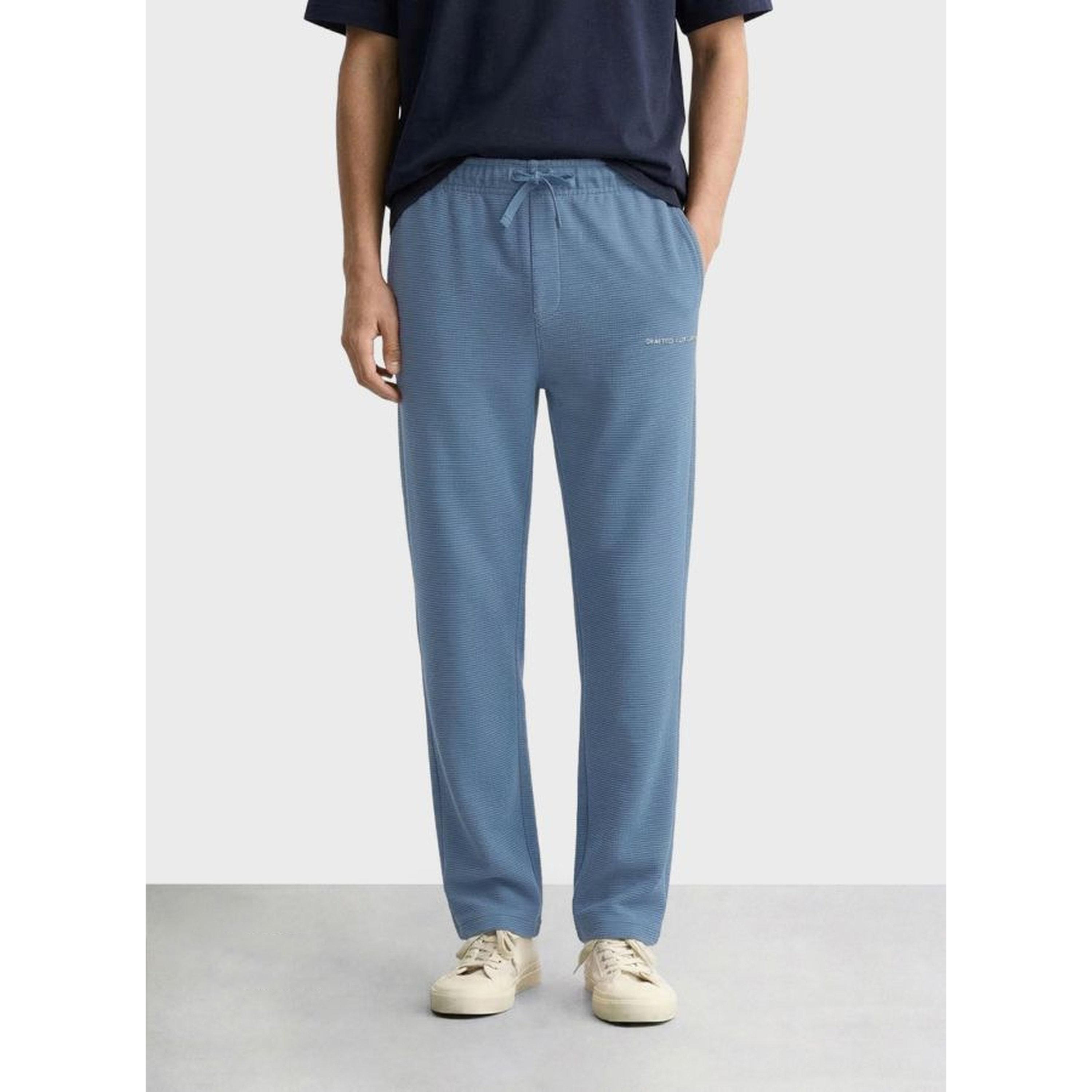 جوغر بتفاصيل بارزة الملمس وقصة مستقيمة مريحة وخصر متوسط-men-clothing-joggers-image-1