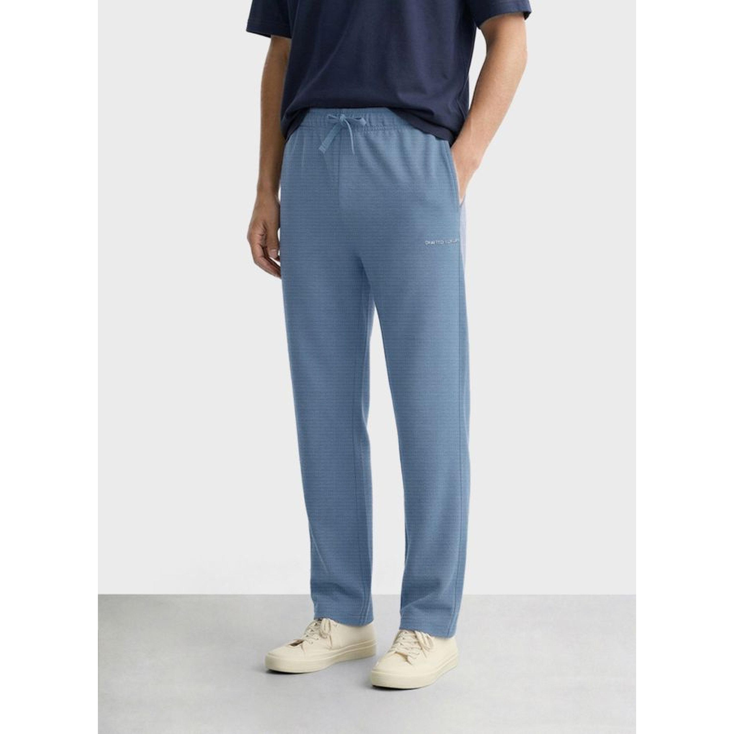 جوغر بتفاصيل بارزة الملمس وقصة مستقيمة مريحة وخصر متوسط-men-clothing-joggers-image-3