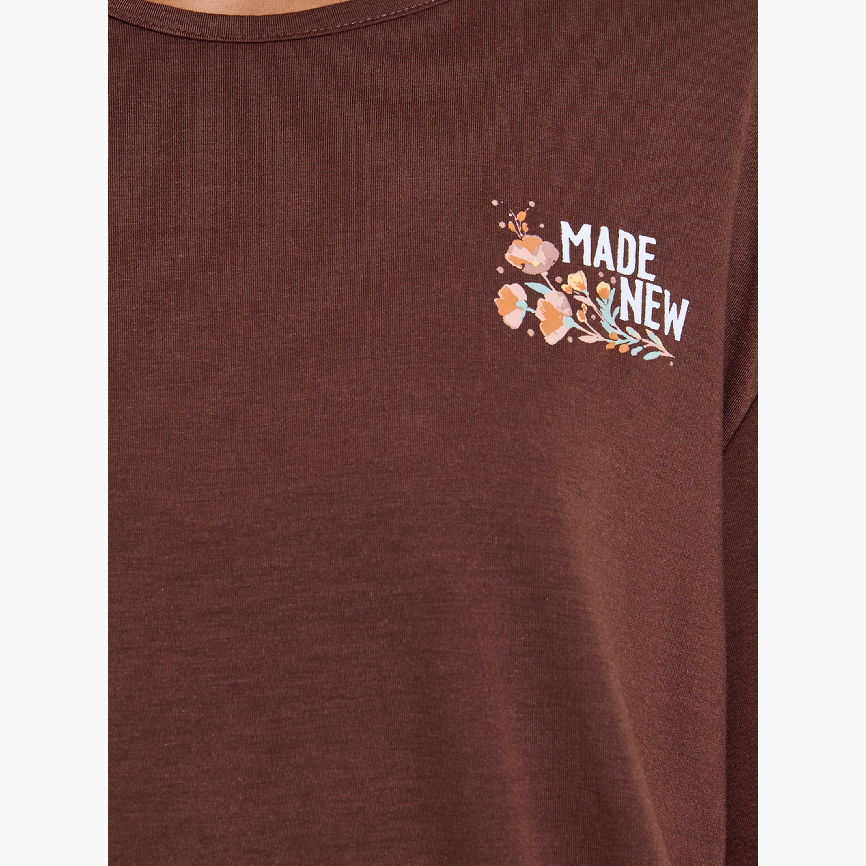تيشيرت واسع بأكمام قصيرة وطبعة جرافيك لون بني-women-clothing-tshirts-image-5