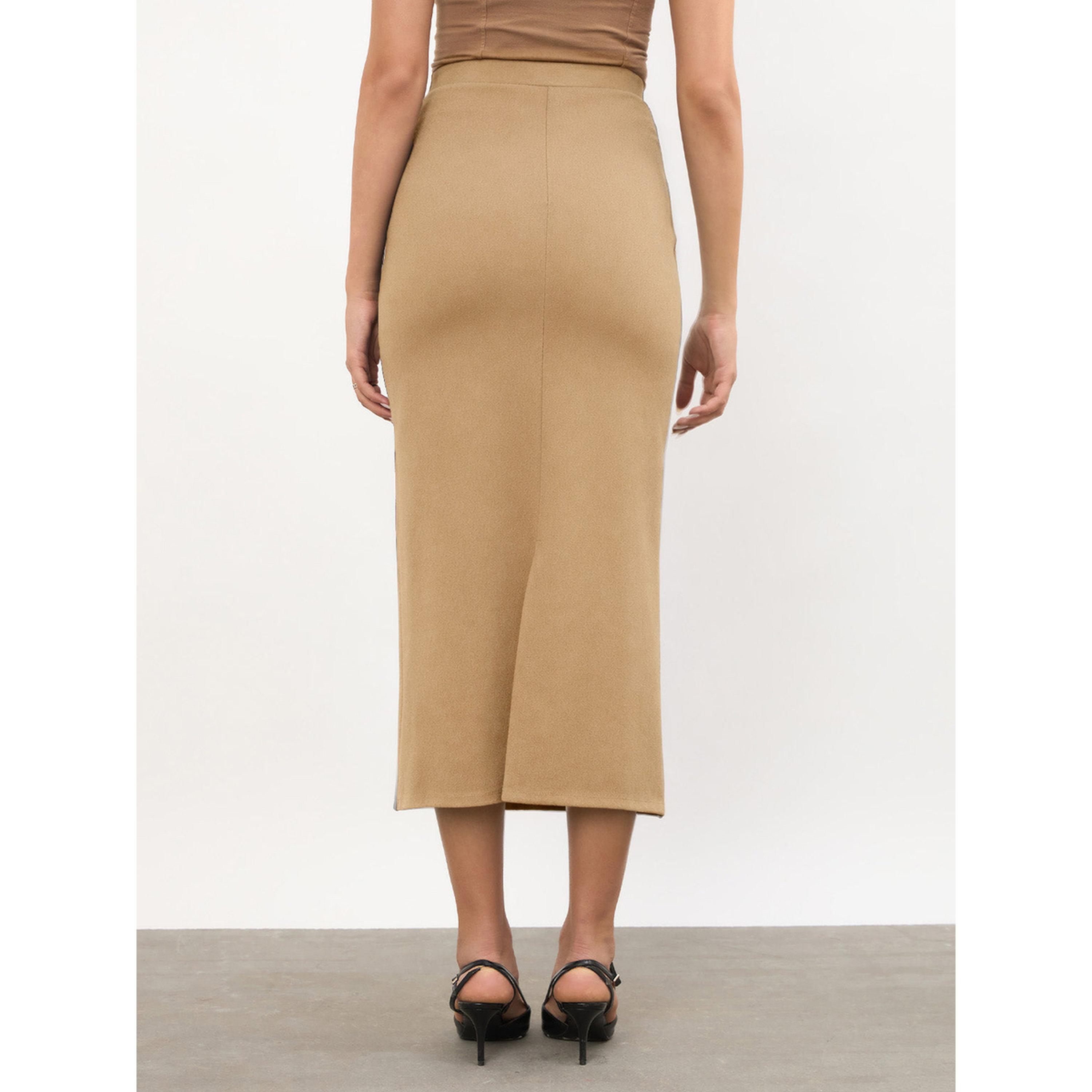 تنورة بقصة مستقيمة بفتحة خلفية وتفاصيل معدنية أماما لون بني-women-clothing-skirts-image-5