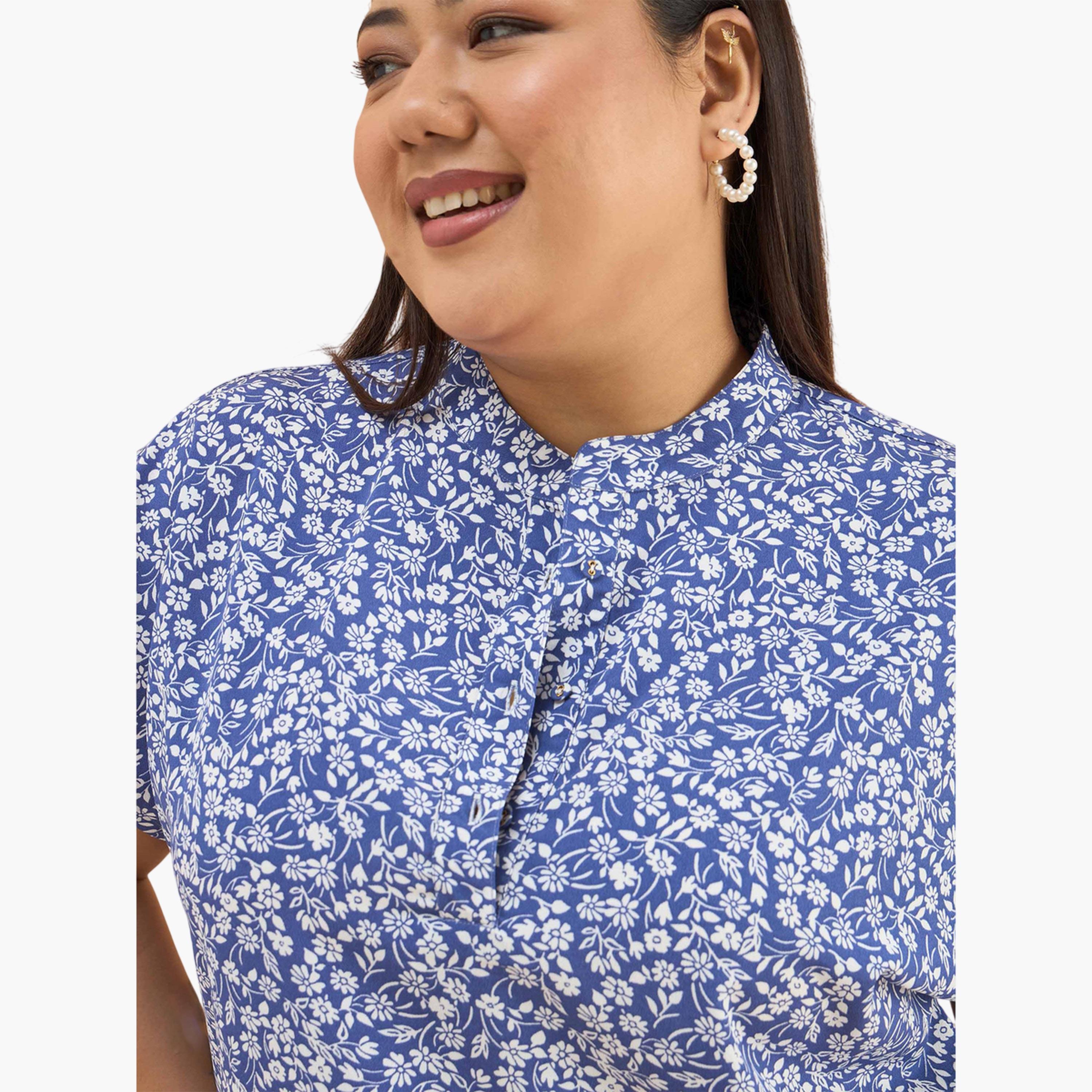 بلوزة بمقاس كبير أزرق بطبعة زهور صغيرة وياقة صينية بقصة مستقيمة-women-clothing-plussize-shirtsandblouses-blouses-image-6