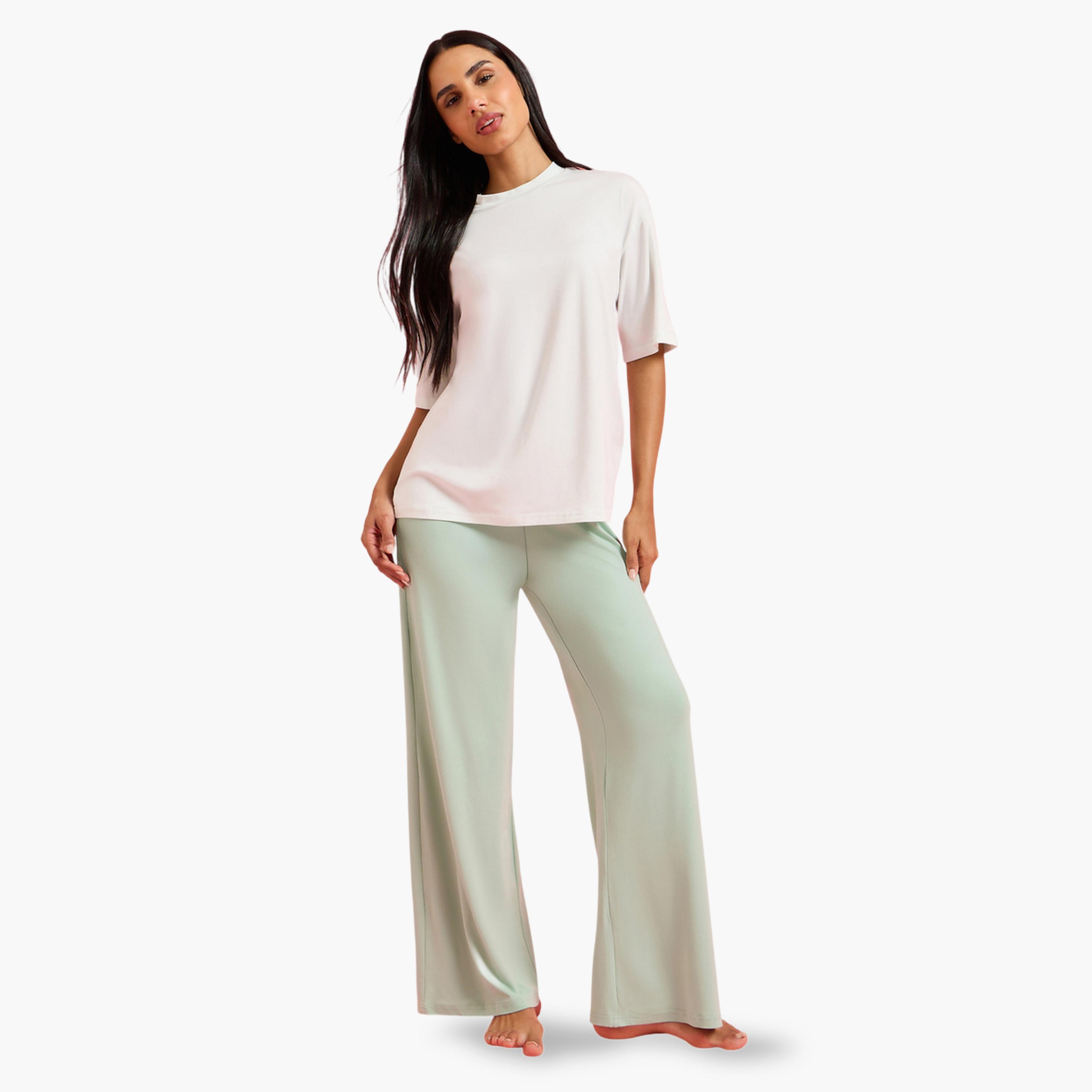 طقم بيجاما من بنطال بأرجل واسعة وتيشيرت بنمط كتل الالوان سادة-women-clothing-nightwear-pyjamas-longsets-image-1