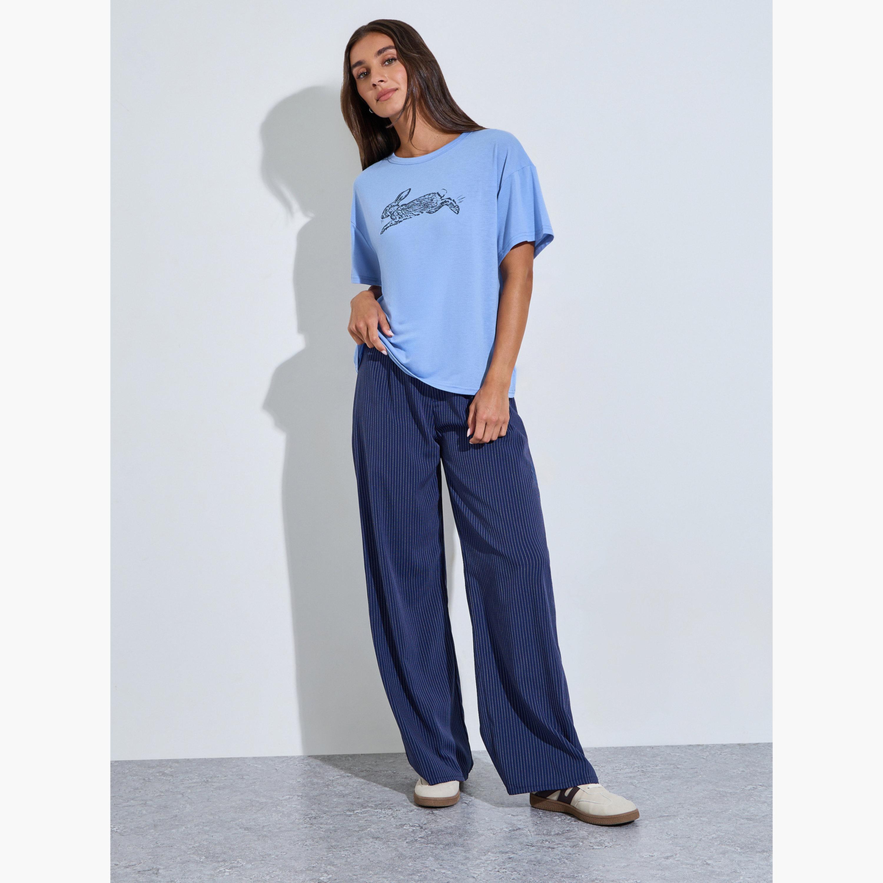 تيشيرت واسع بأكمام قصيرة وطبعة جرافيك أرنب لون أزرق-women-clothing-tshirts-image-2