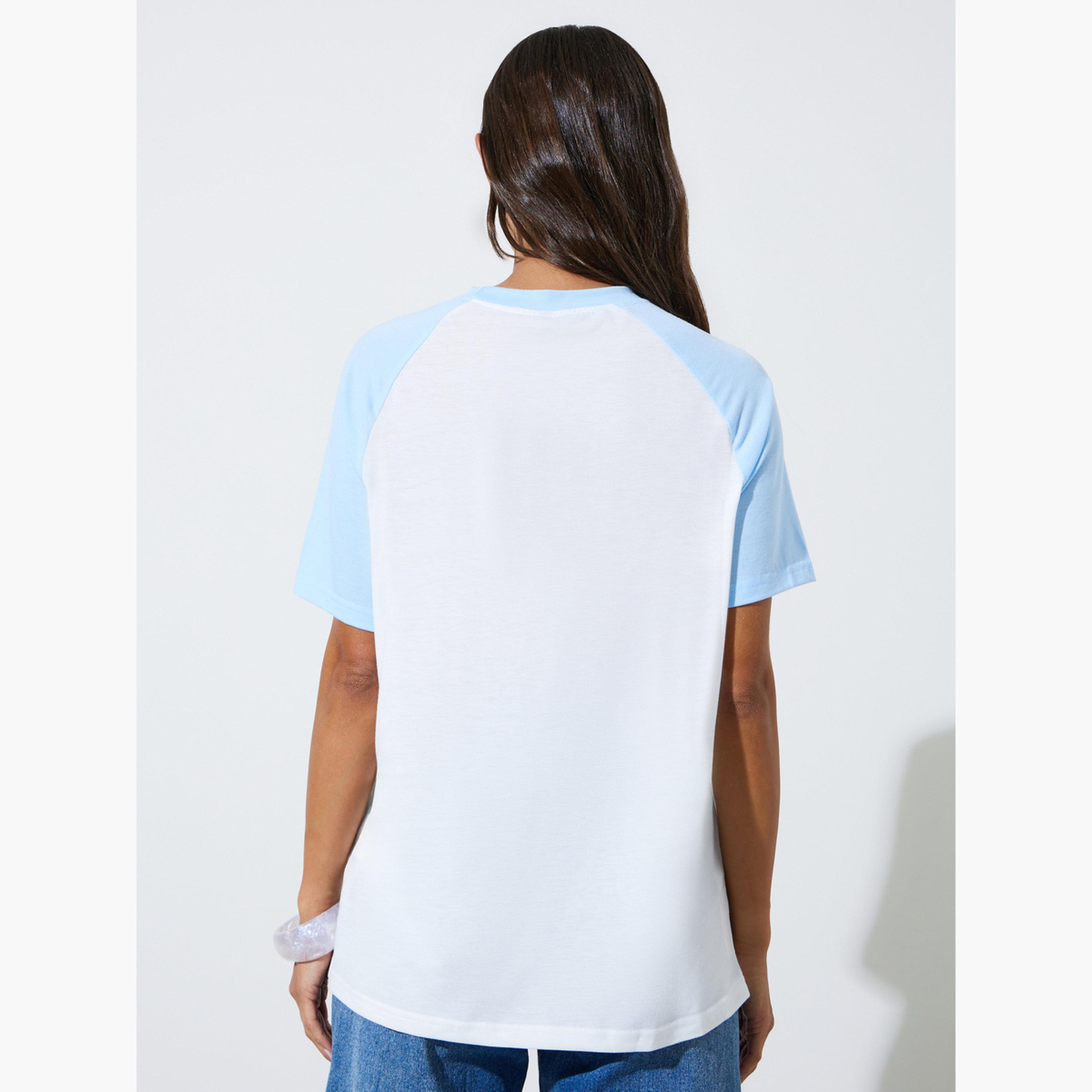 تيشيرت وأبيض أكمام قصيرة ريجلان وطبعة شعار-women-clothing-tshirts-image-4