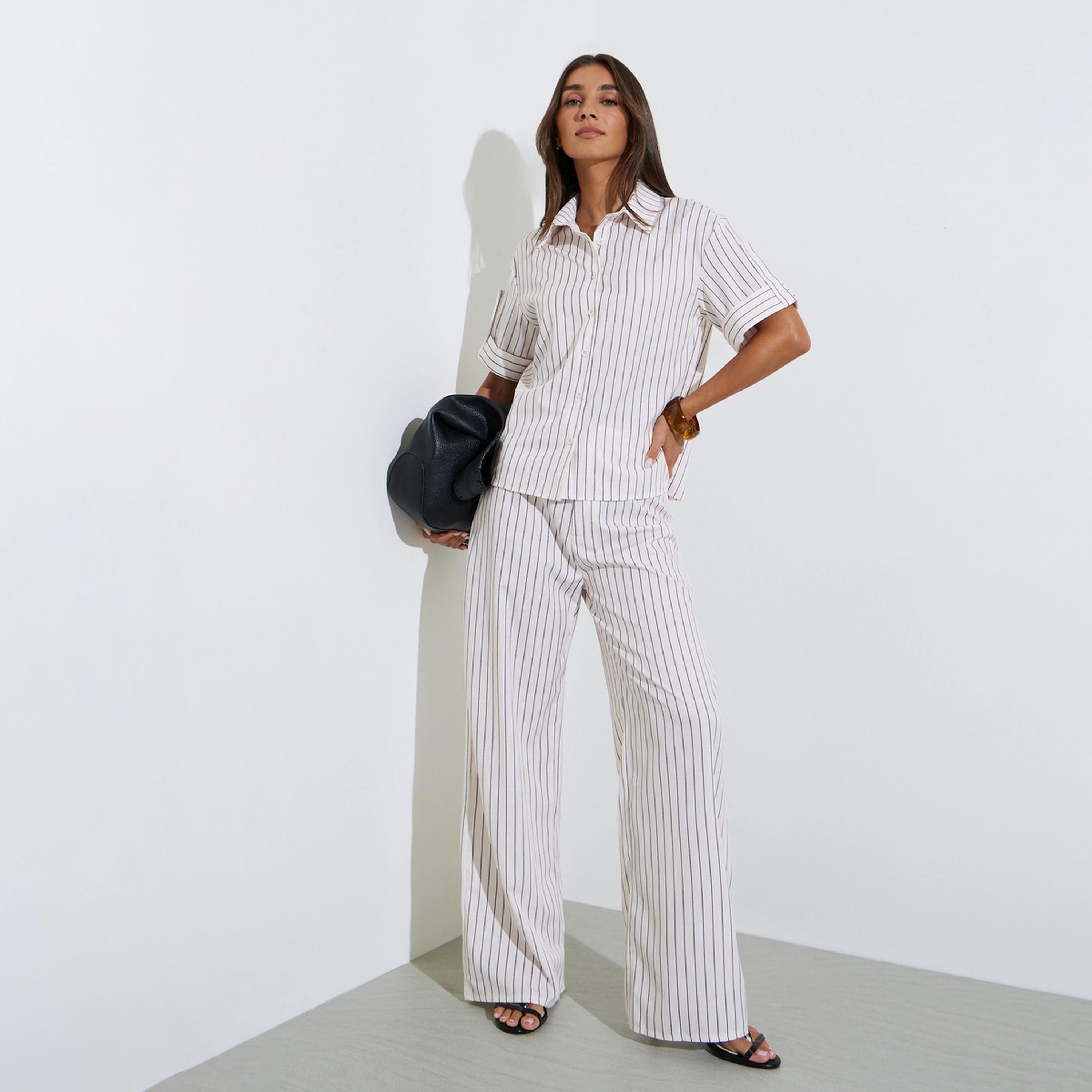 طقم منسق من بنطال وقميص مخطط-women-clothing-coordsets-image-1