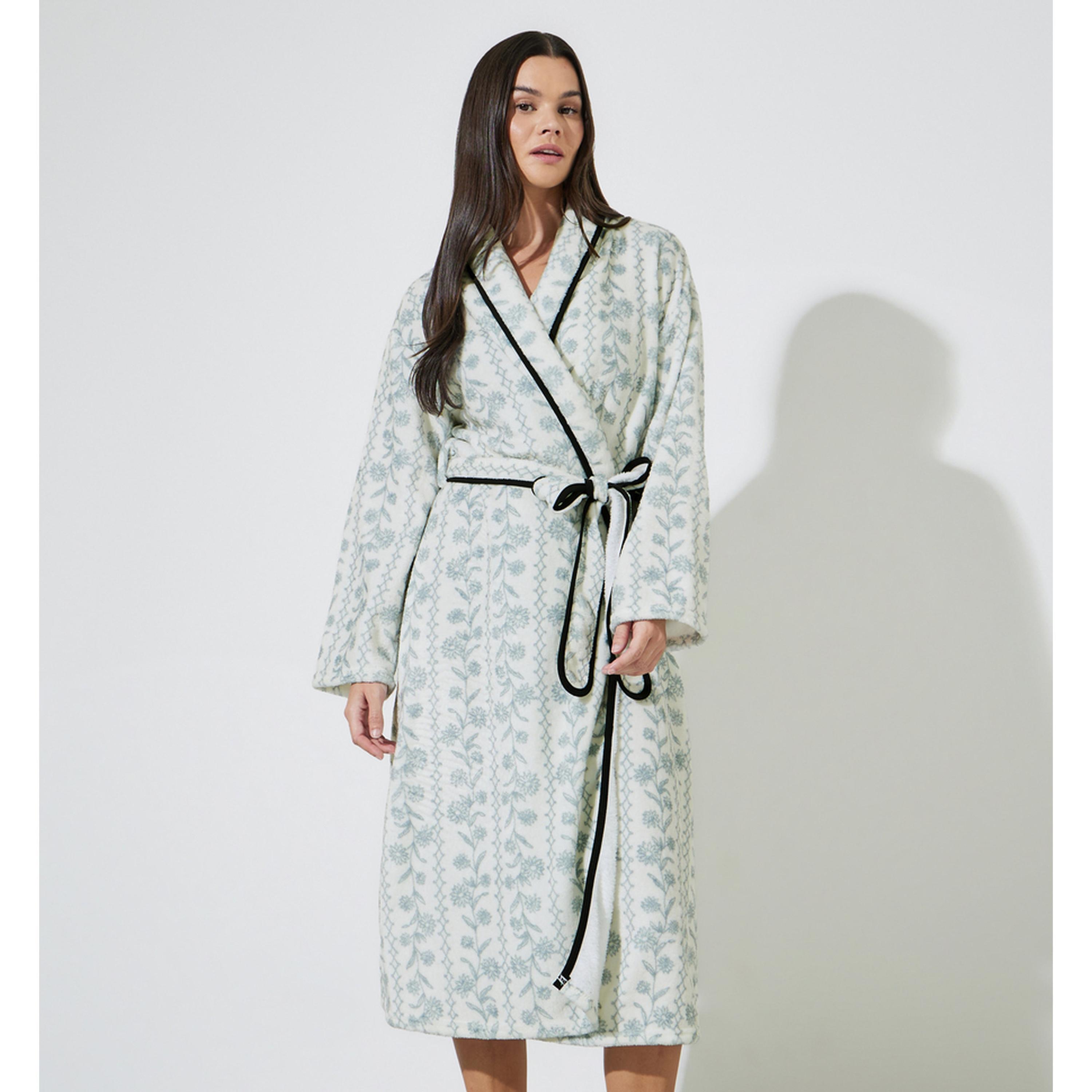 Styli Cream Fleece Sketchy Floral Piped Edge Robe-women-clothing-nightwear-robes-image-1
