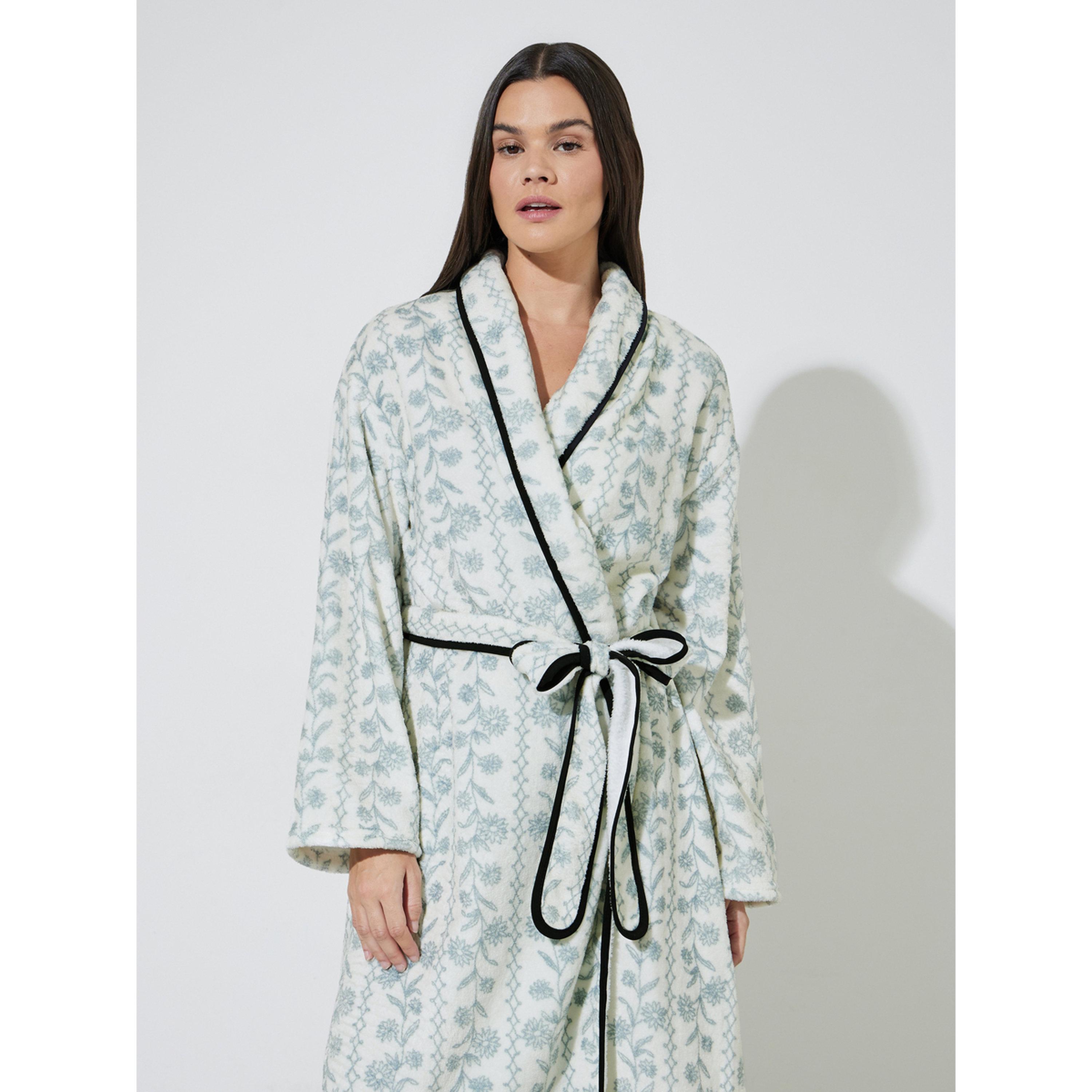 Styli Cream Fleece Sketchy Floral Piped Edge Robe-women-clothing-nightwear-robes-image-3