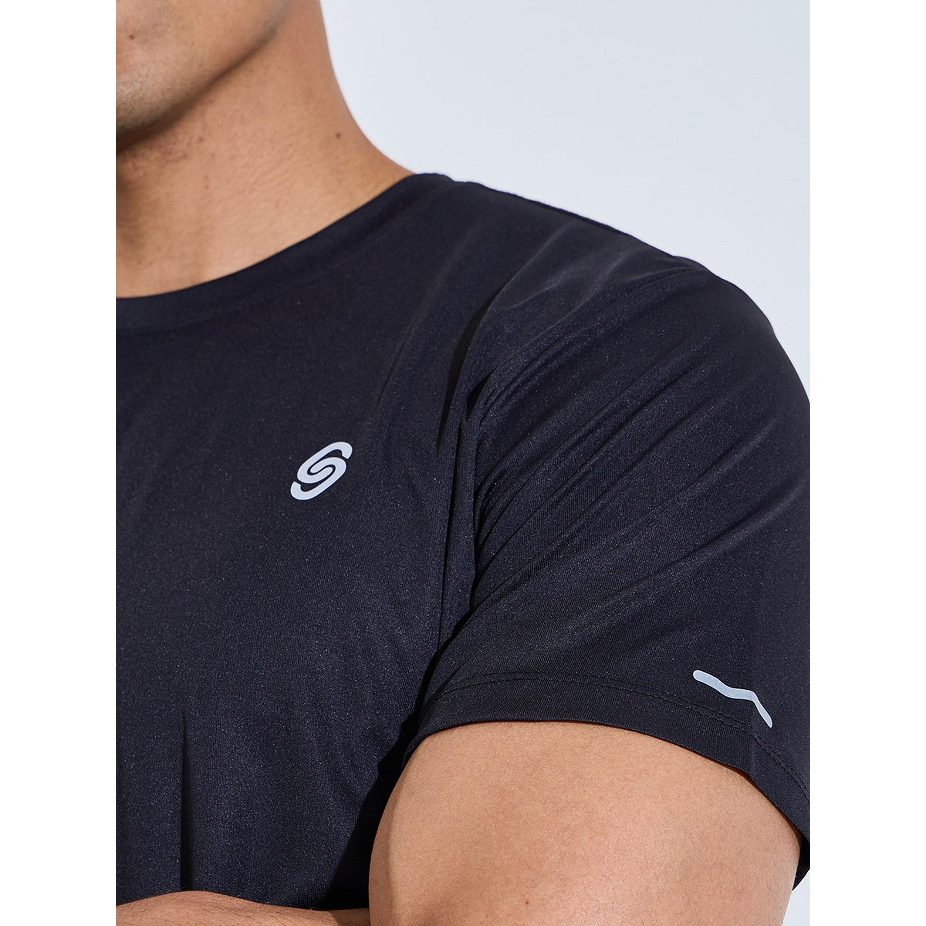 Styli Black Regular Fit Activewear T-Shirt with Front and back Reflector Print-men-clothing-sportswearandactivewear-tshirtsandpolos-image-5