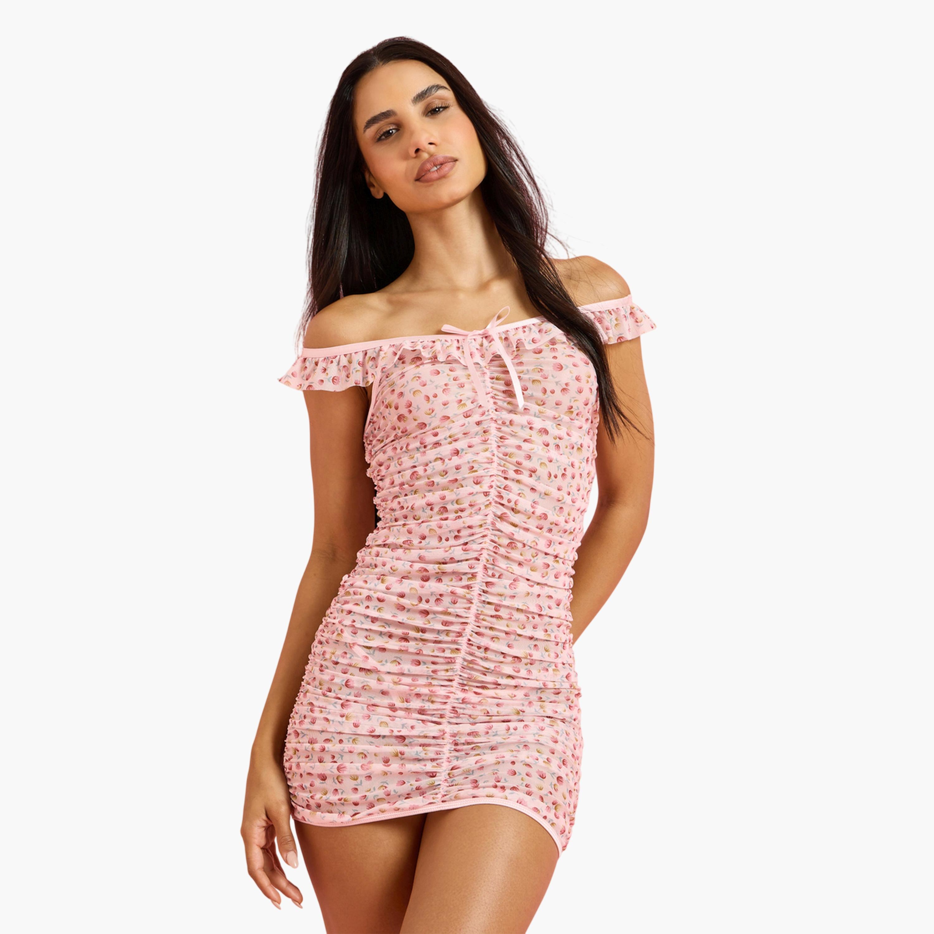 قميص نوم بسروال داخلي وياقة مكشوفة الأكتاف وتفاصيل مزمومة وطبعة كاملة-women-clothing-lingerie-lingeriesets-image-1