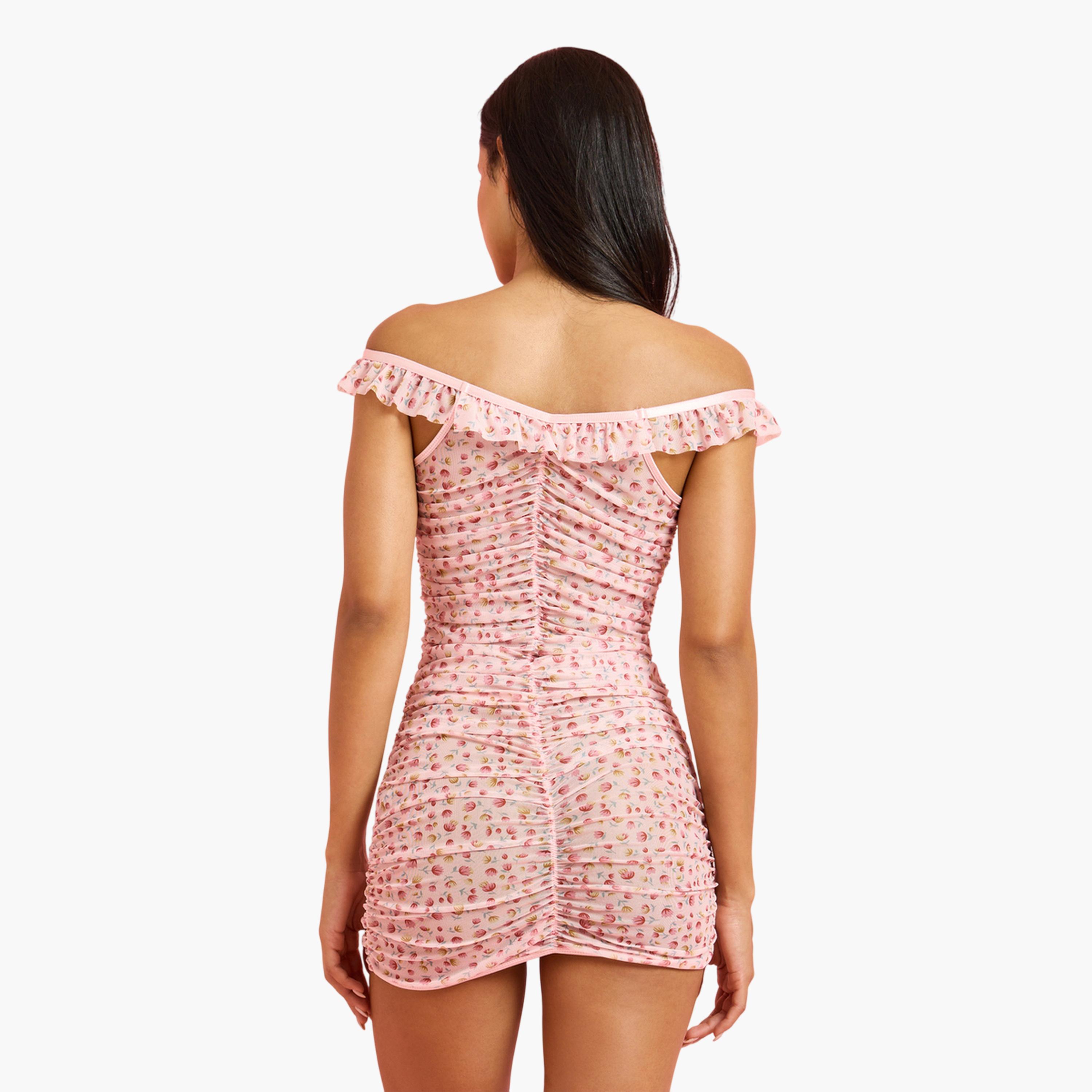 قميص نوم بسروال داخلي وياقة مكشوفة الأكتاف وتفاصيل مزمومة وطبعة كاملة-women-clothing-lingerie-lingeriesets-image-3