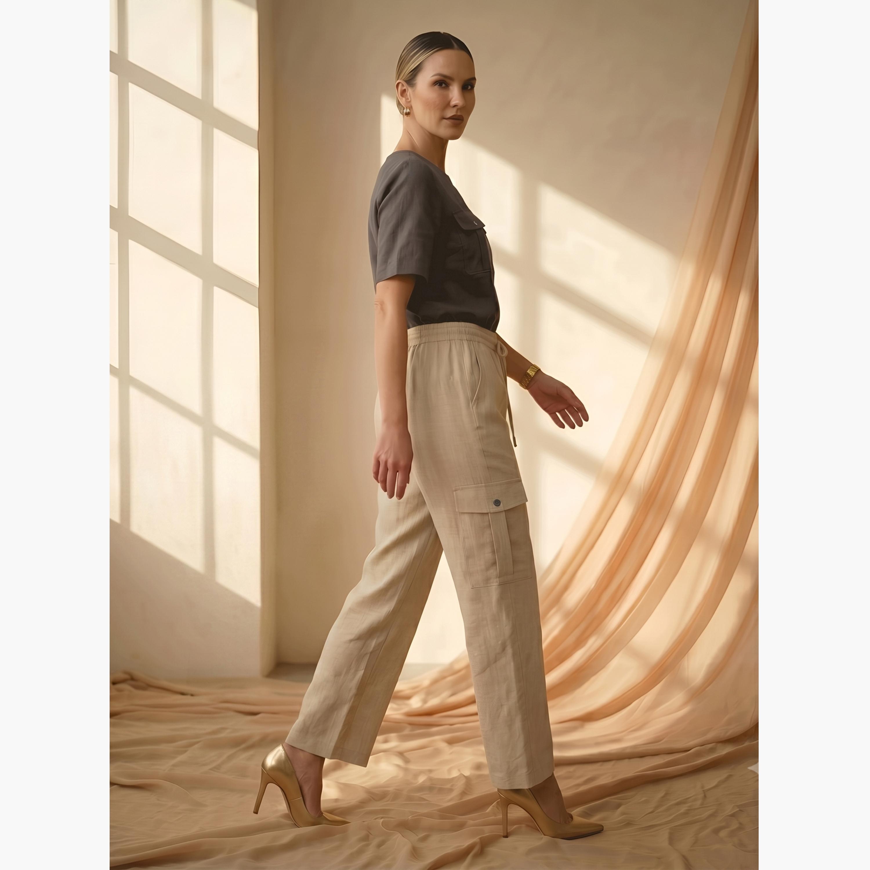 بنطال كارجو بأرجل عريضة وجيوب بقلاب - بيج-women-clothing-bottoms-joggers-image-4